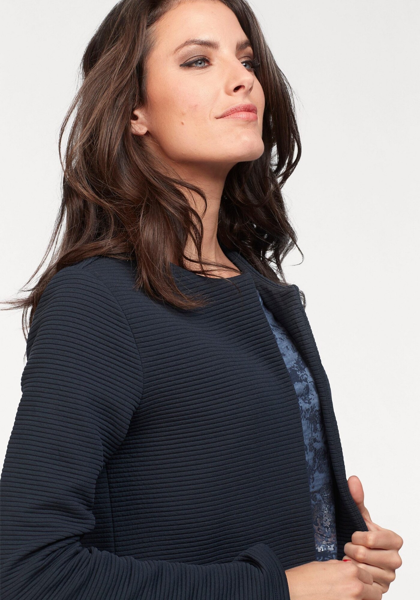 Thumbnail - Blazer