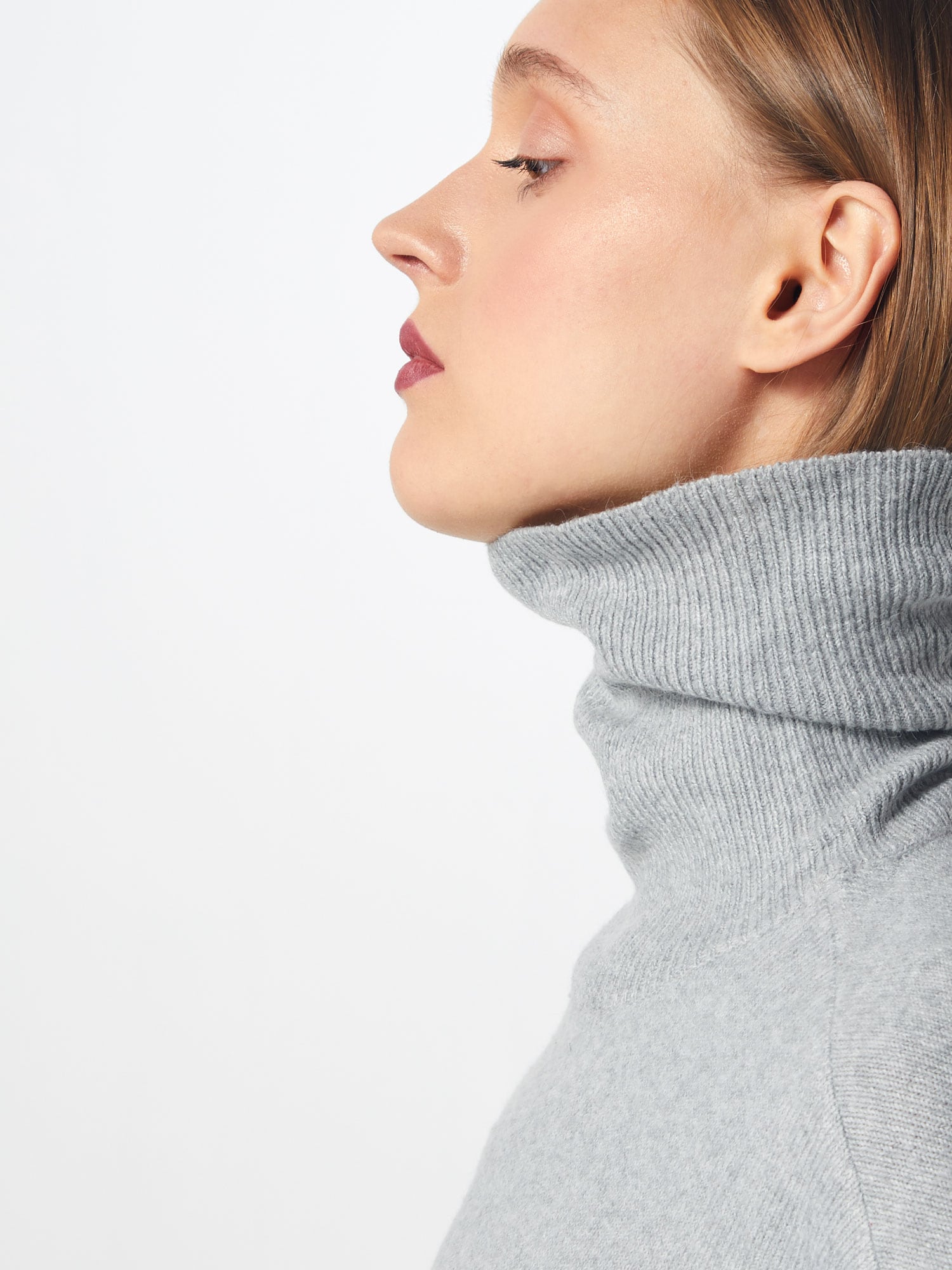 VERO MODA Pletené šaty svetlosivá (obrázok 5)