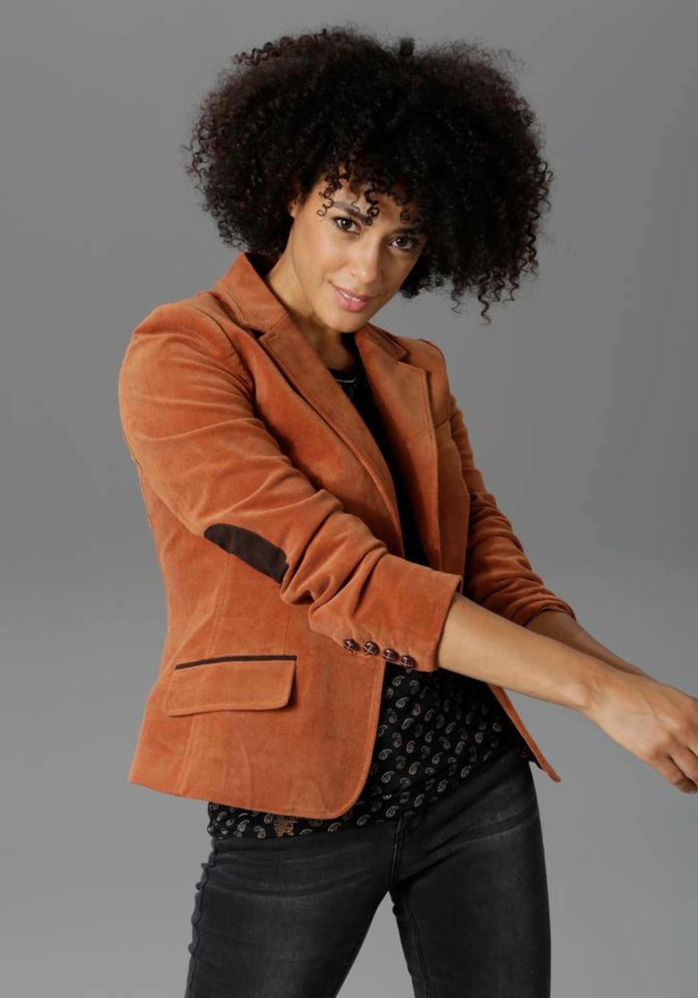 Thumbnail - Blazer