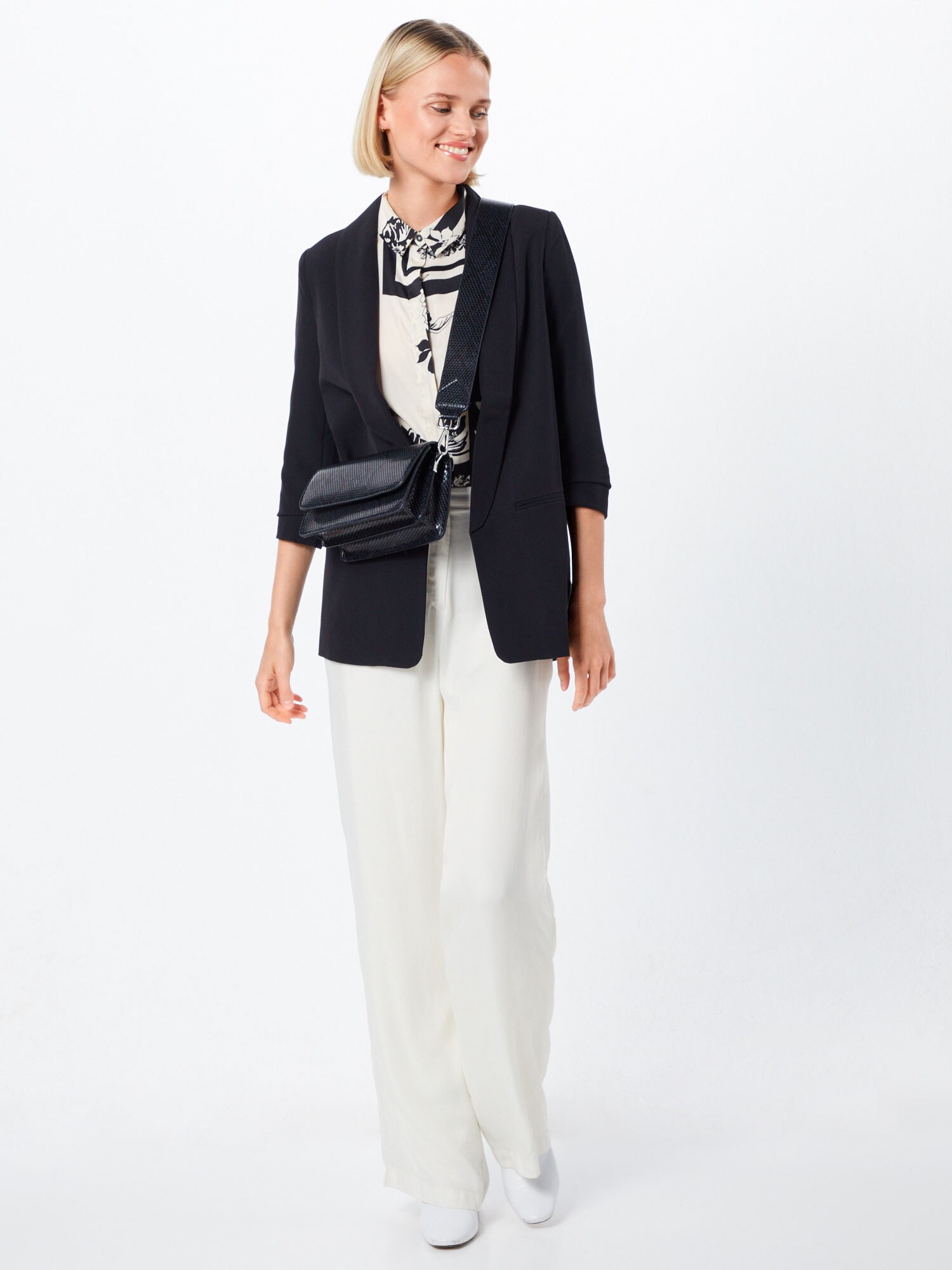 Thumbnail - Blazer
