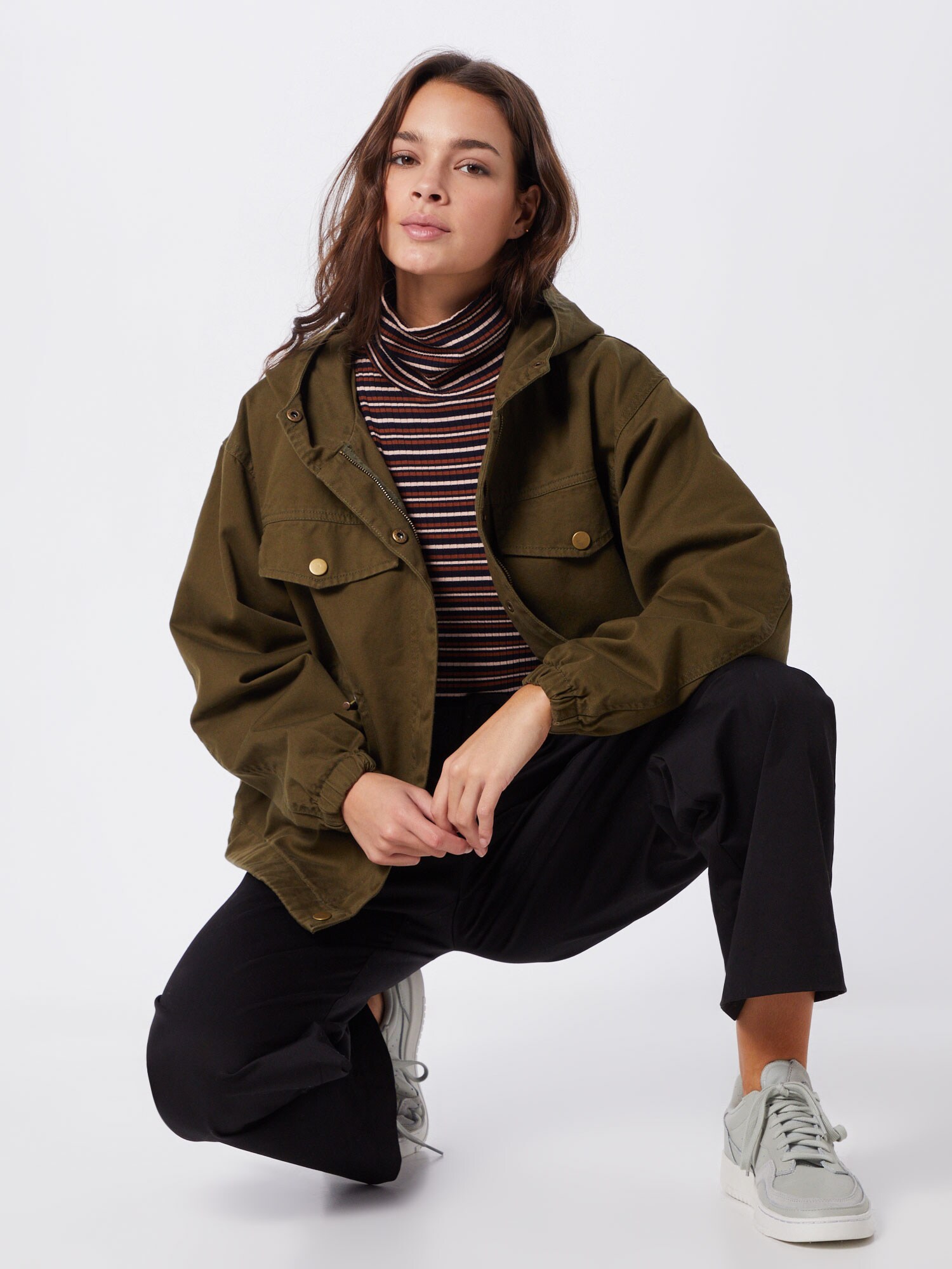 Urban Classics Prechodná parka  olivová (obrázok 5)