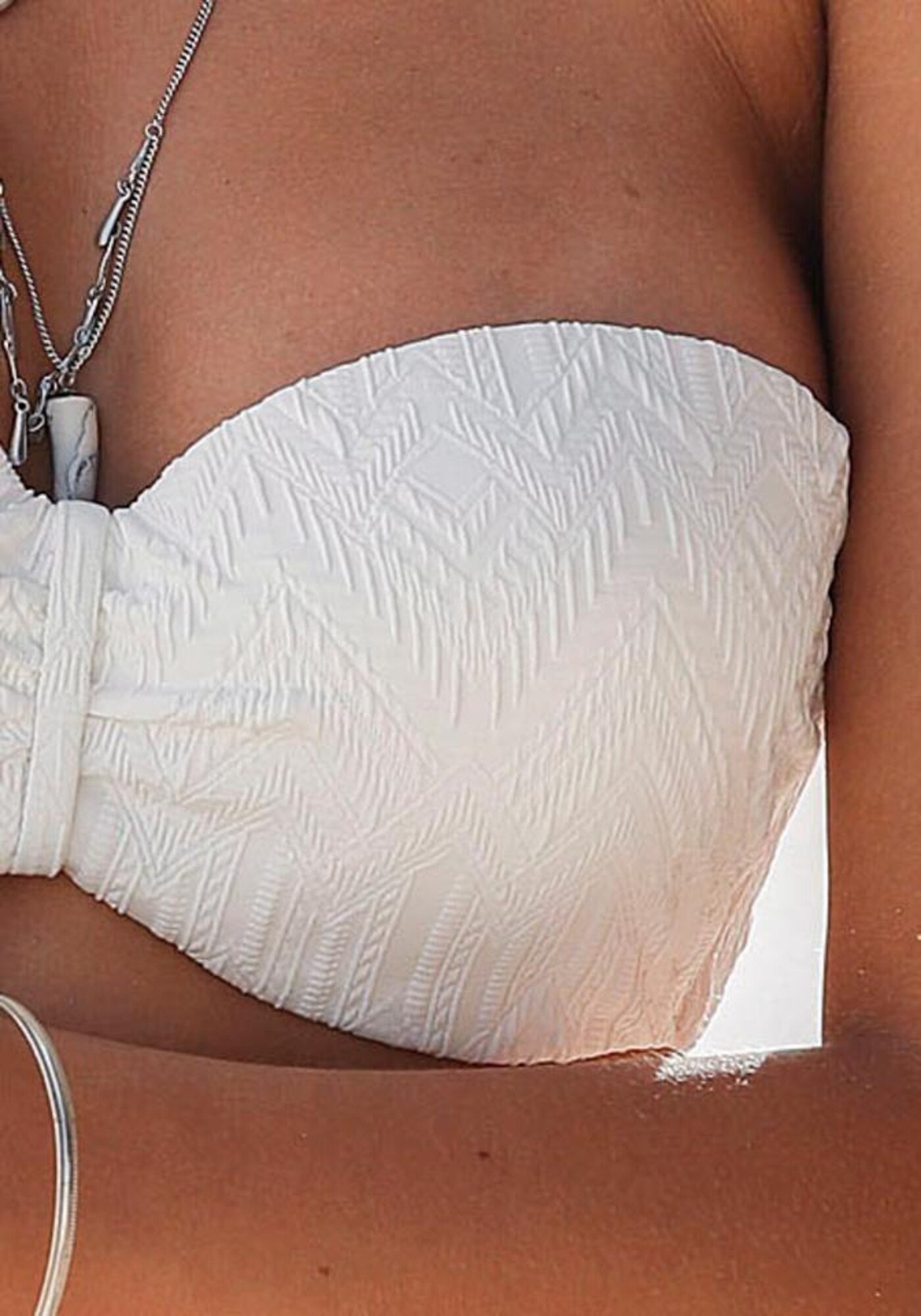 Thumbnail - Bikini
