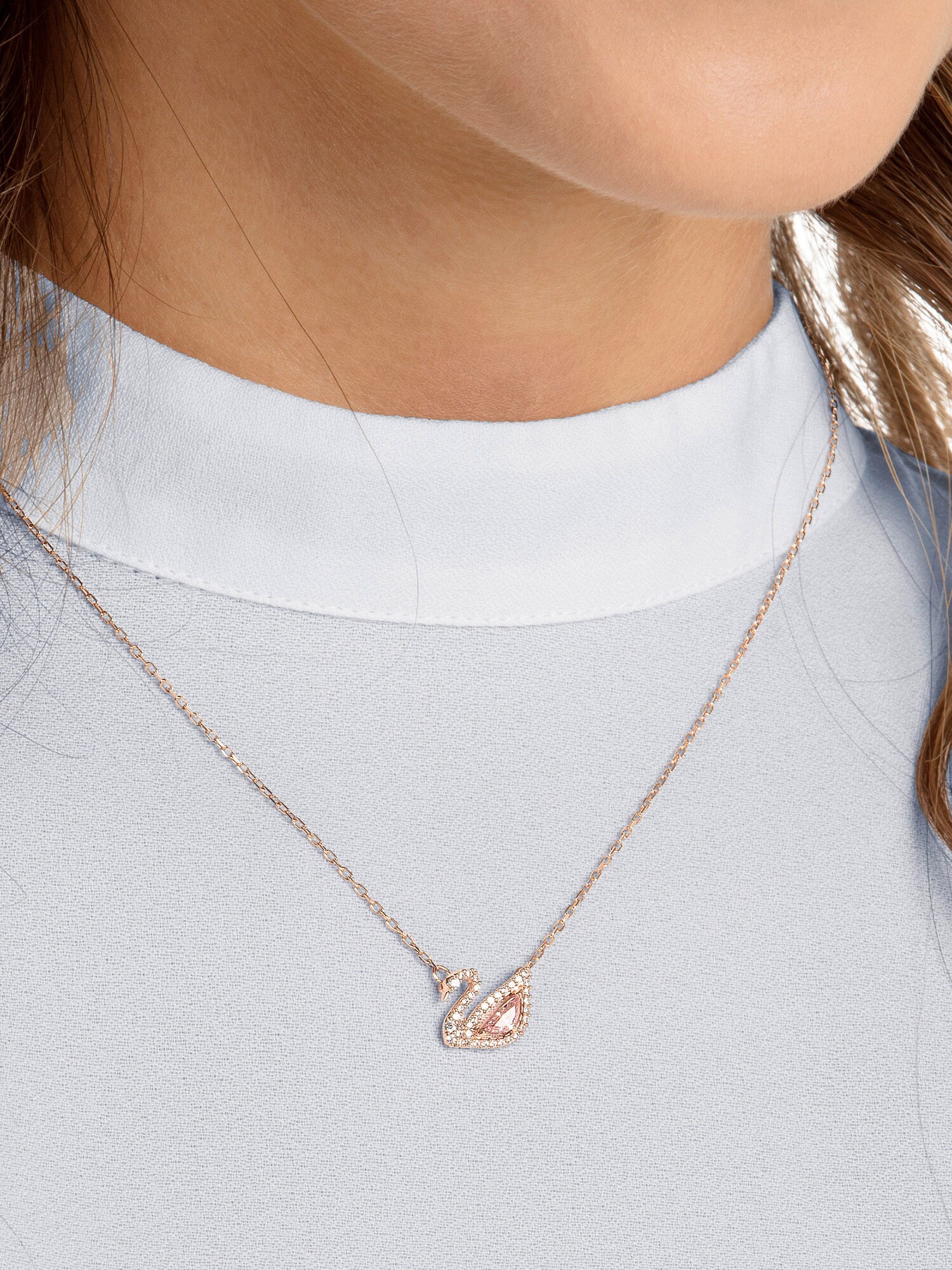 Swarovski Lánc 'Dazzling Swan'  rózsaszín arany / rózsaszín / fehér termék 2. képe