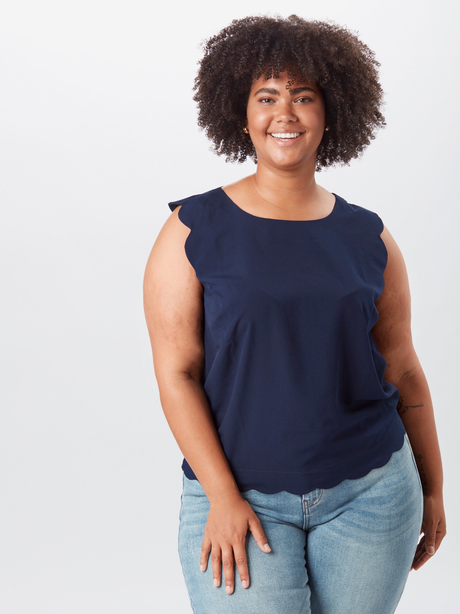 ABOUT YOU Curvy Blúz 'Arvena'  tengerészkék termék 2. képe