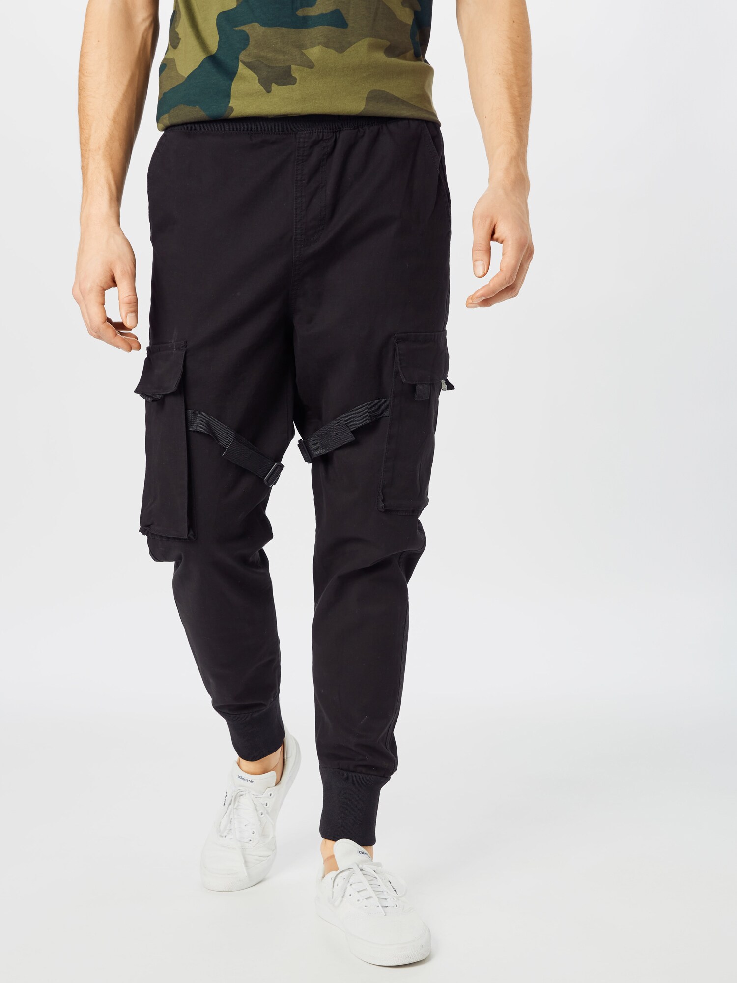 Urban Classics Cargo nadrágok 'Tactical'  fekete termék 2. képe