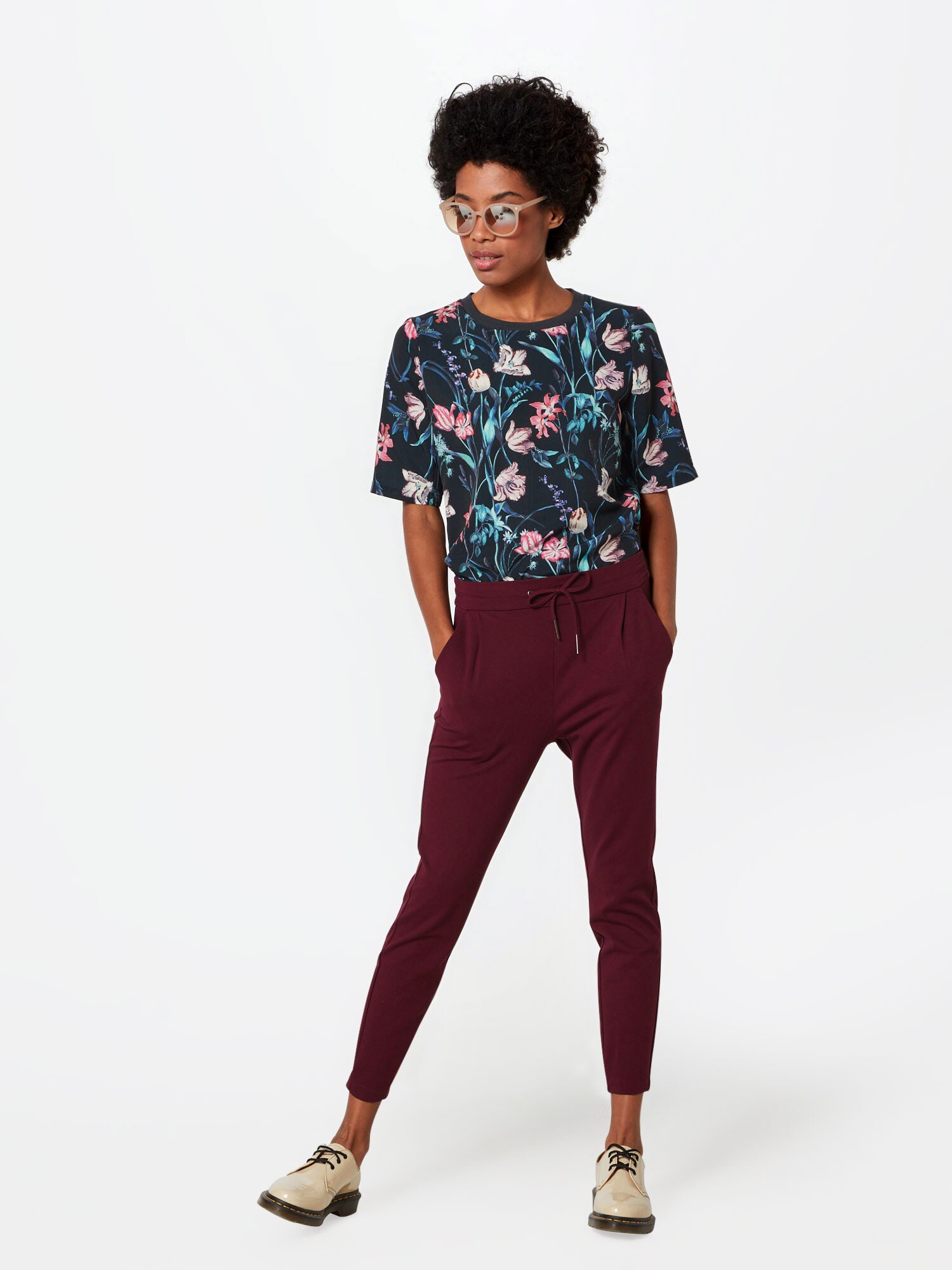 VERO MODA Plisované nohavice 'Eva' vínovo červená (obrázok 4)