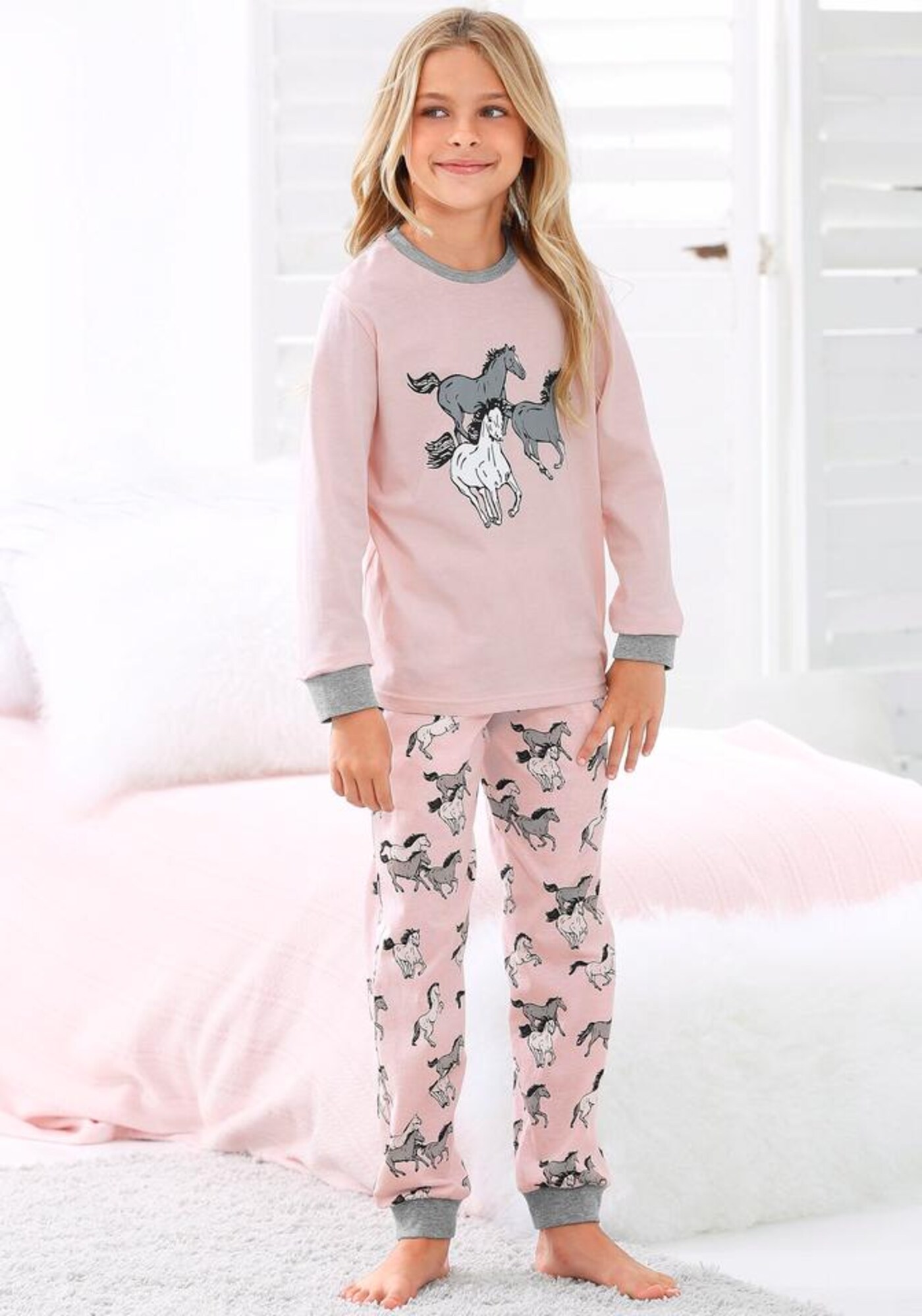 Thumbnail - PETITE FLEUR Pyjama