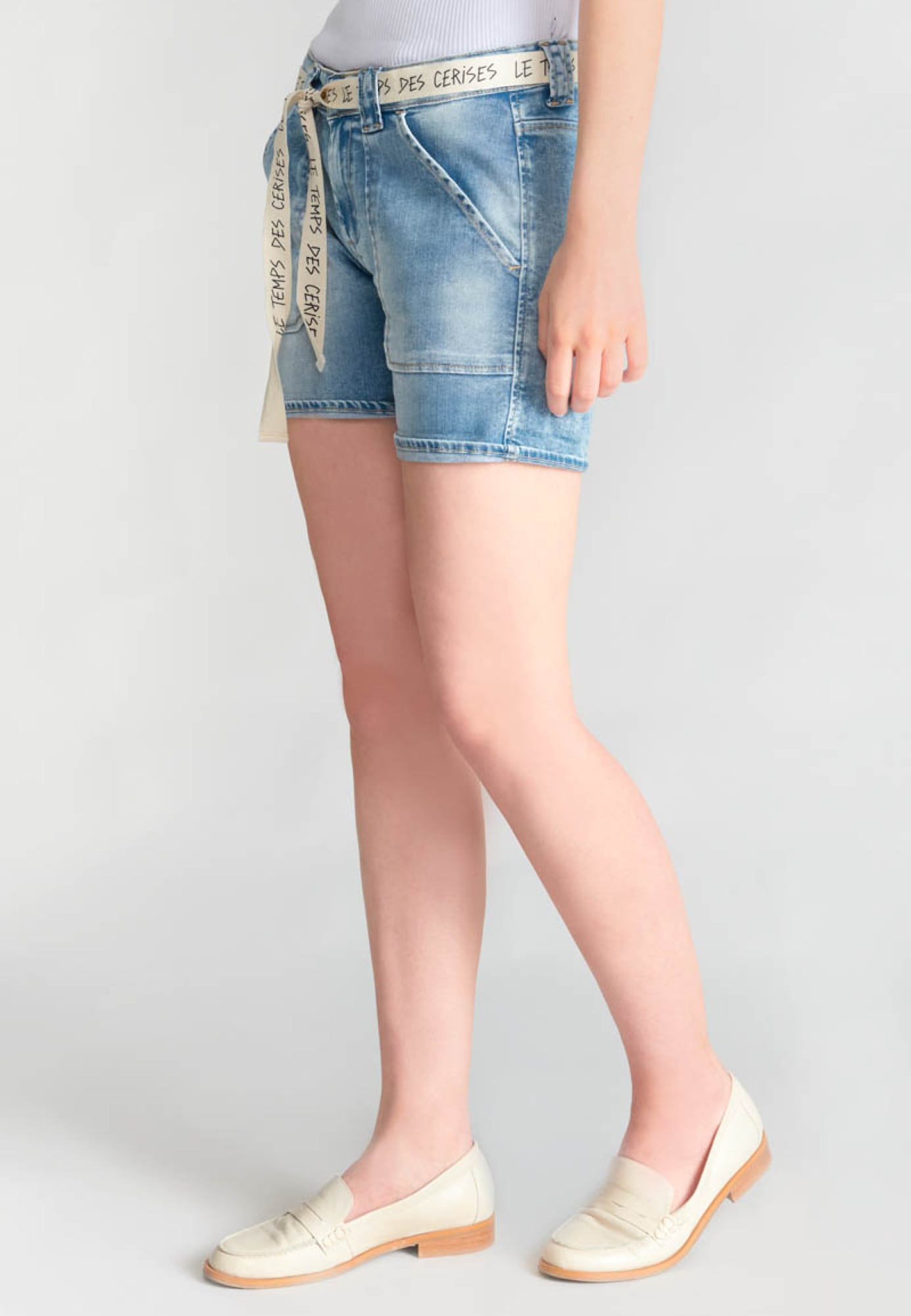 Thumbnail - Shorts 'BLOOM'