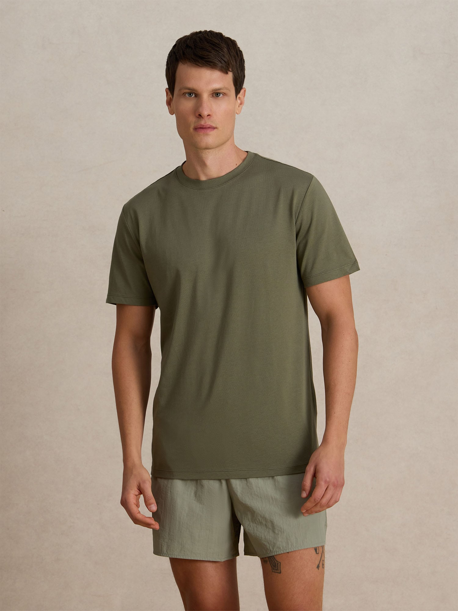 DAN FOX APPAREL Póló 'Piet' olíva termék 2. képe