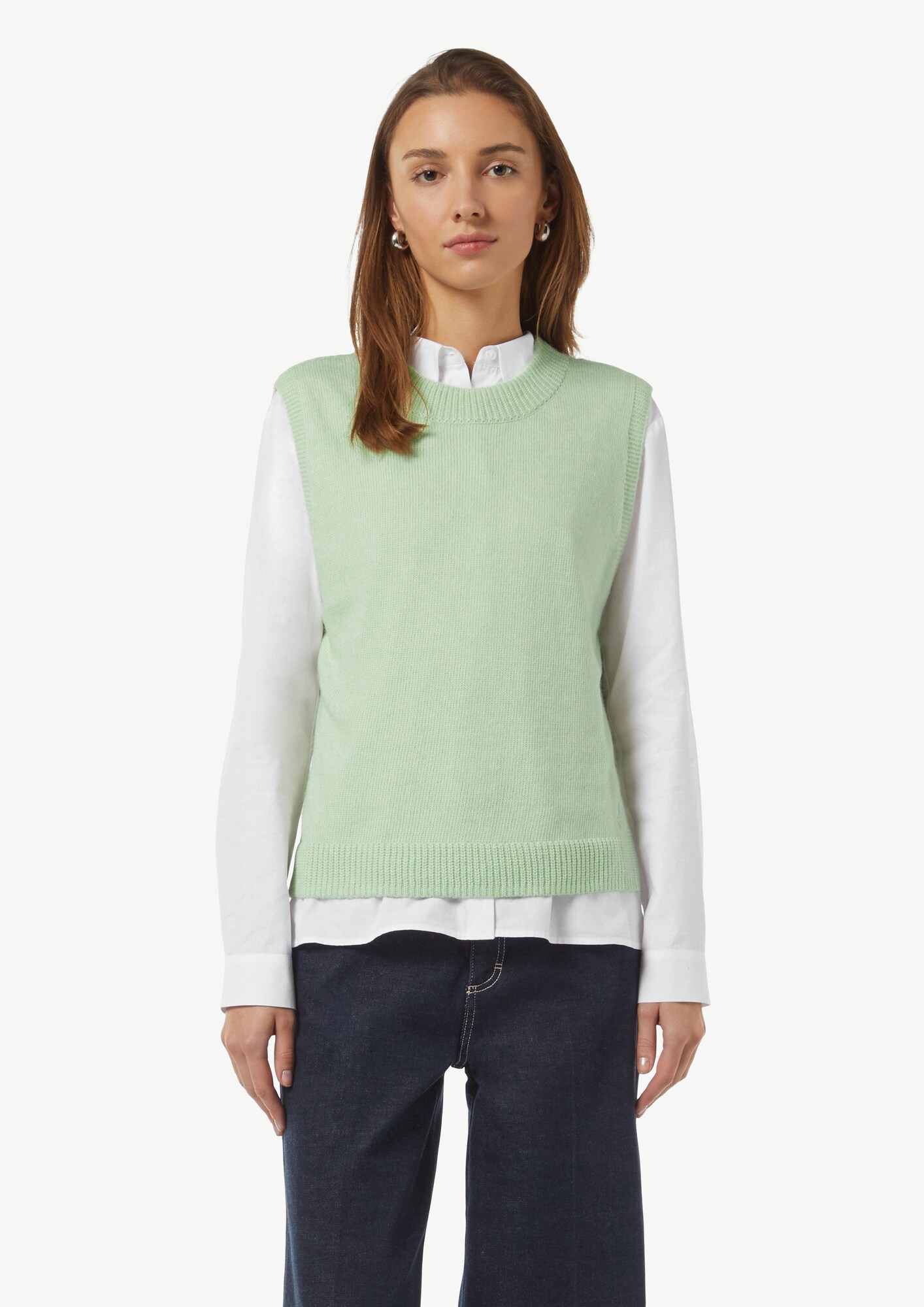 Thumbnail - comma casual identity Pullover