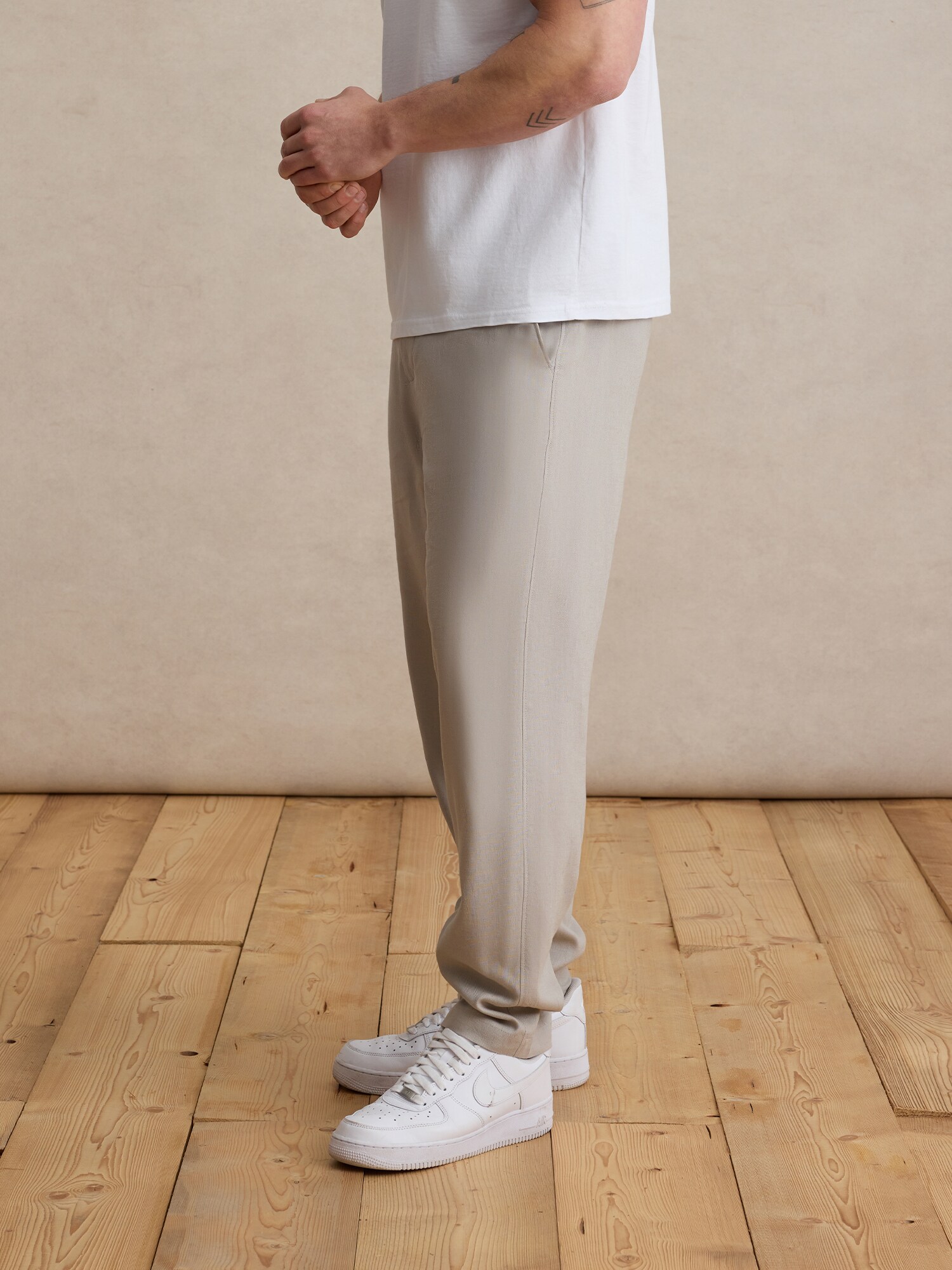 DAN FOX APPAREL Nadrág 'Thies'  greige termék 2. képe
