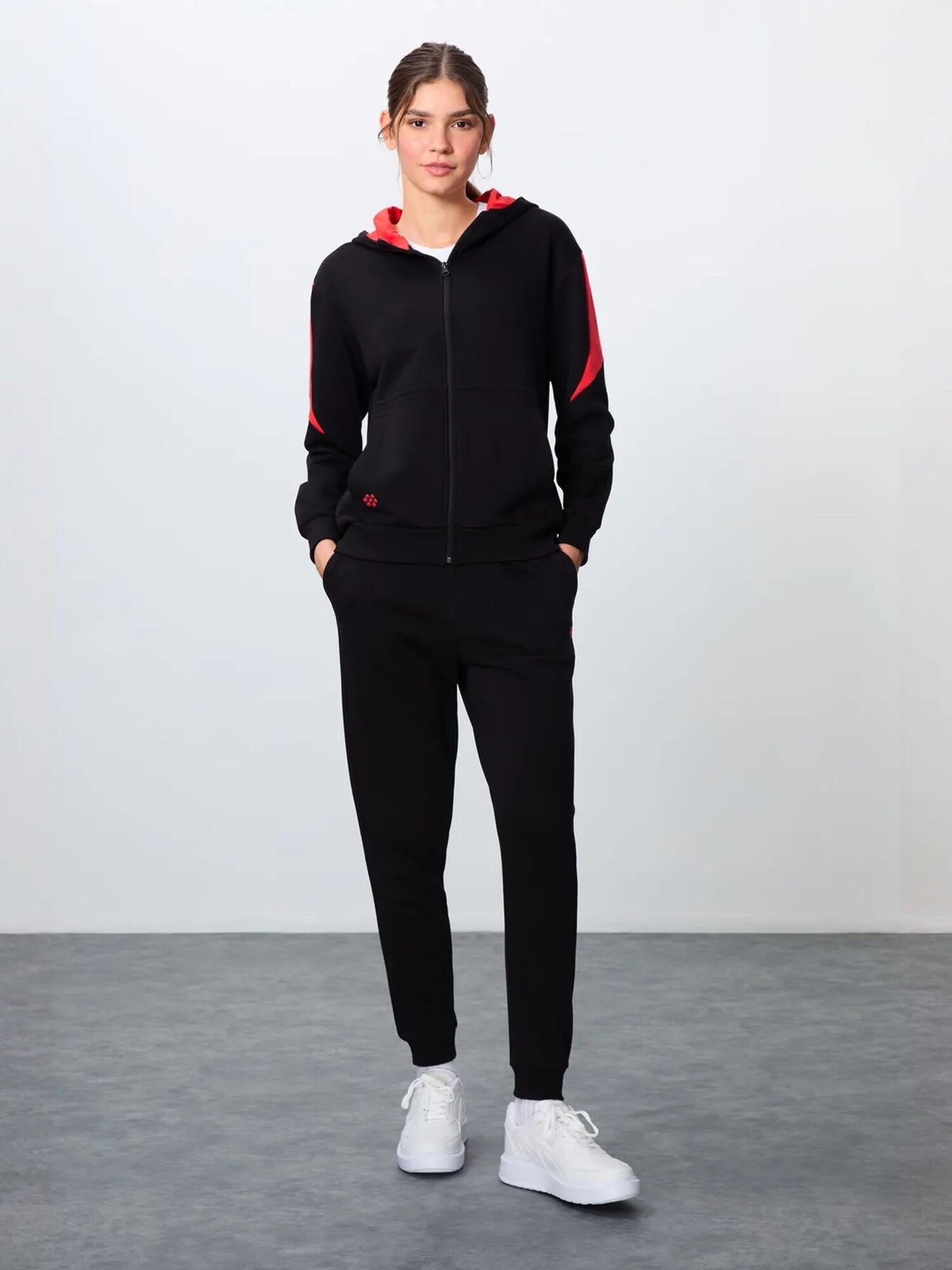 Tommy Life Jogging komplet crvena / crna