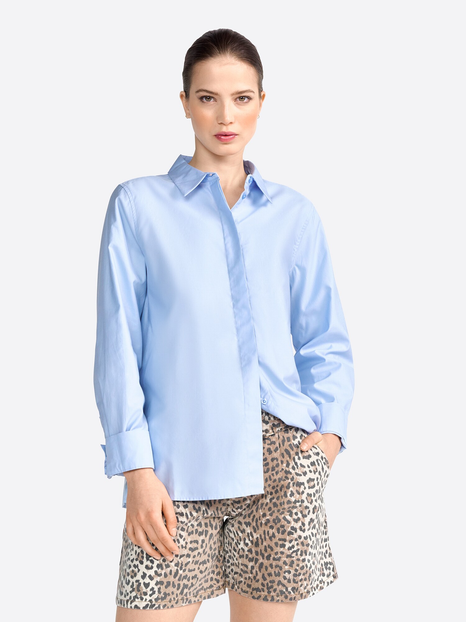 Thumbnail - Rich & Royal Shorts