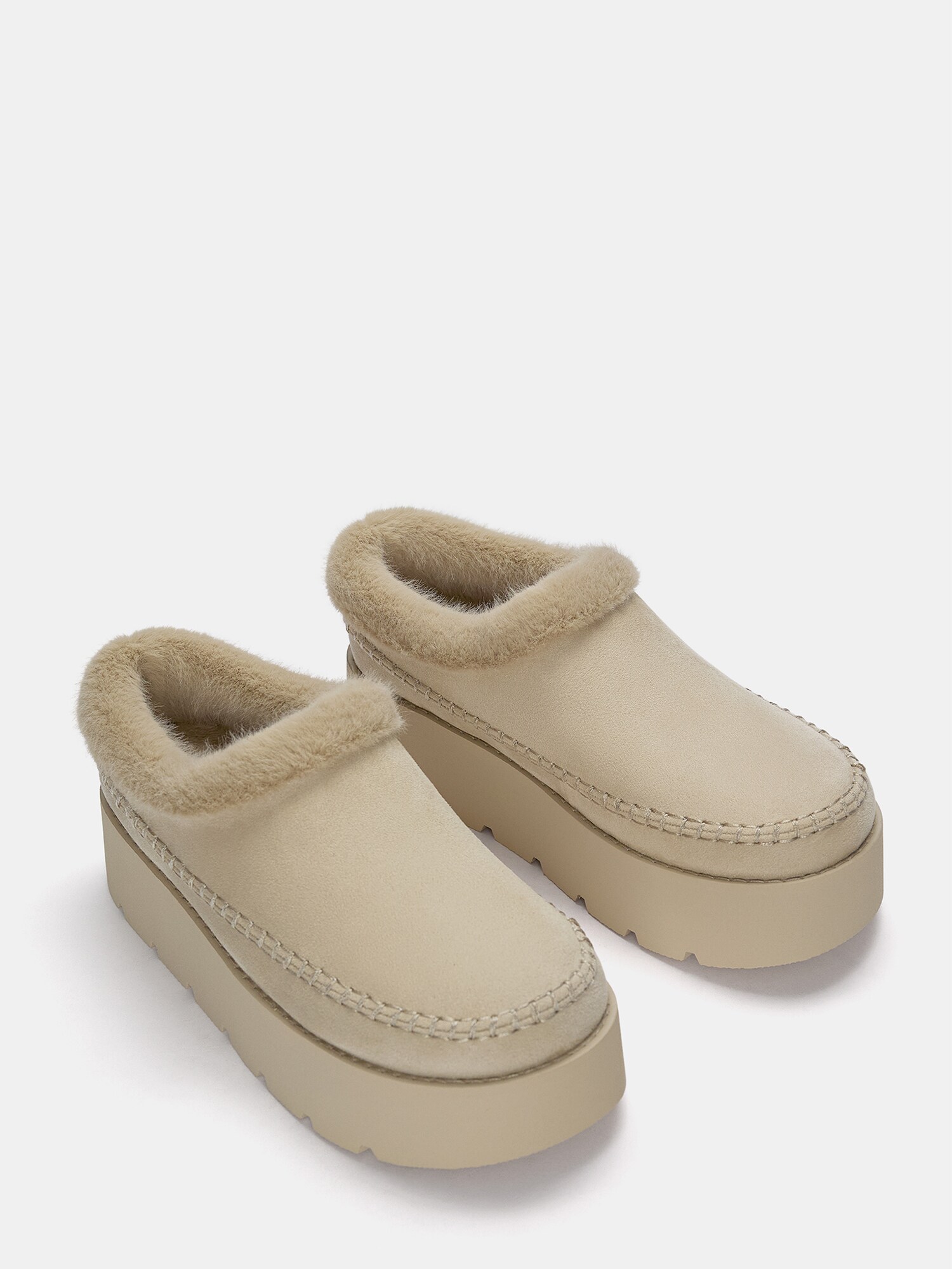 Pull&Bear Clogs