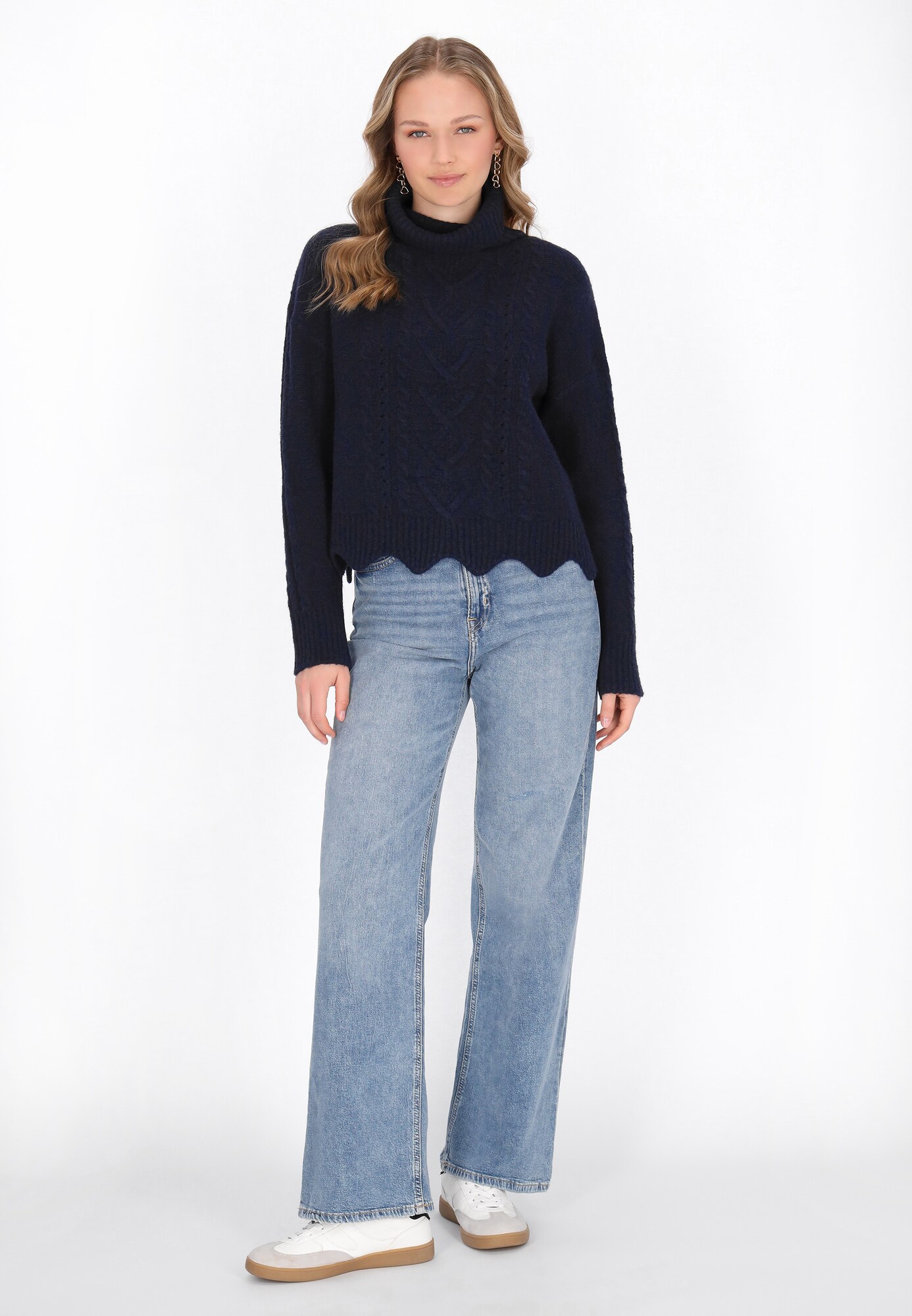 Thumbnail - MYMO Pullover