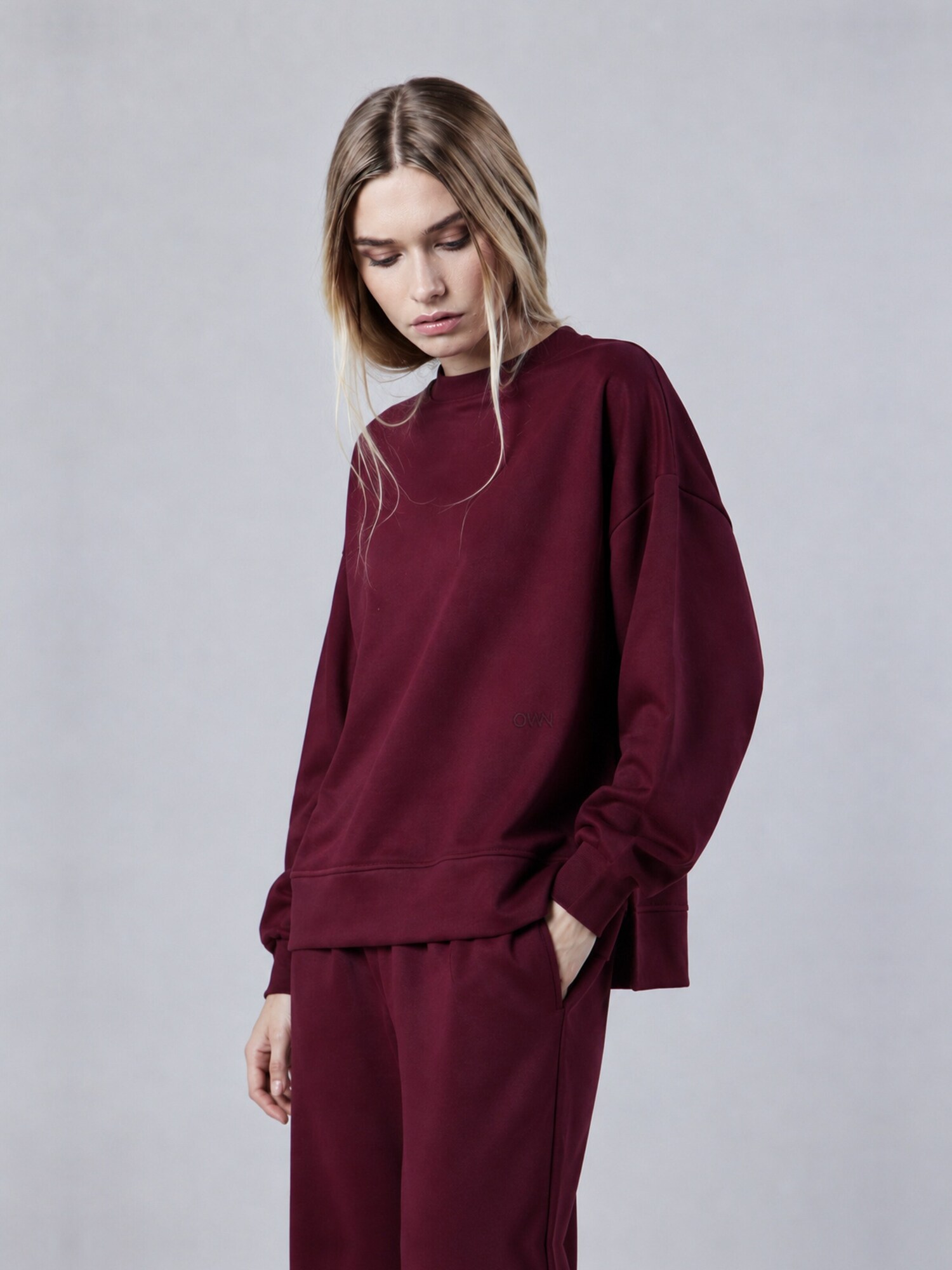 OWN Off With Nature Sweater majica 'Felpa Girocollo Loose Fit in Interlock Burgundy' bordo