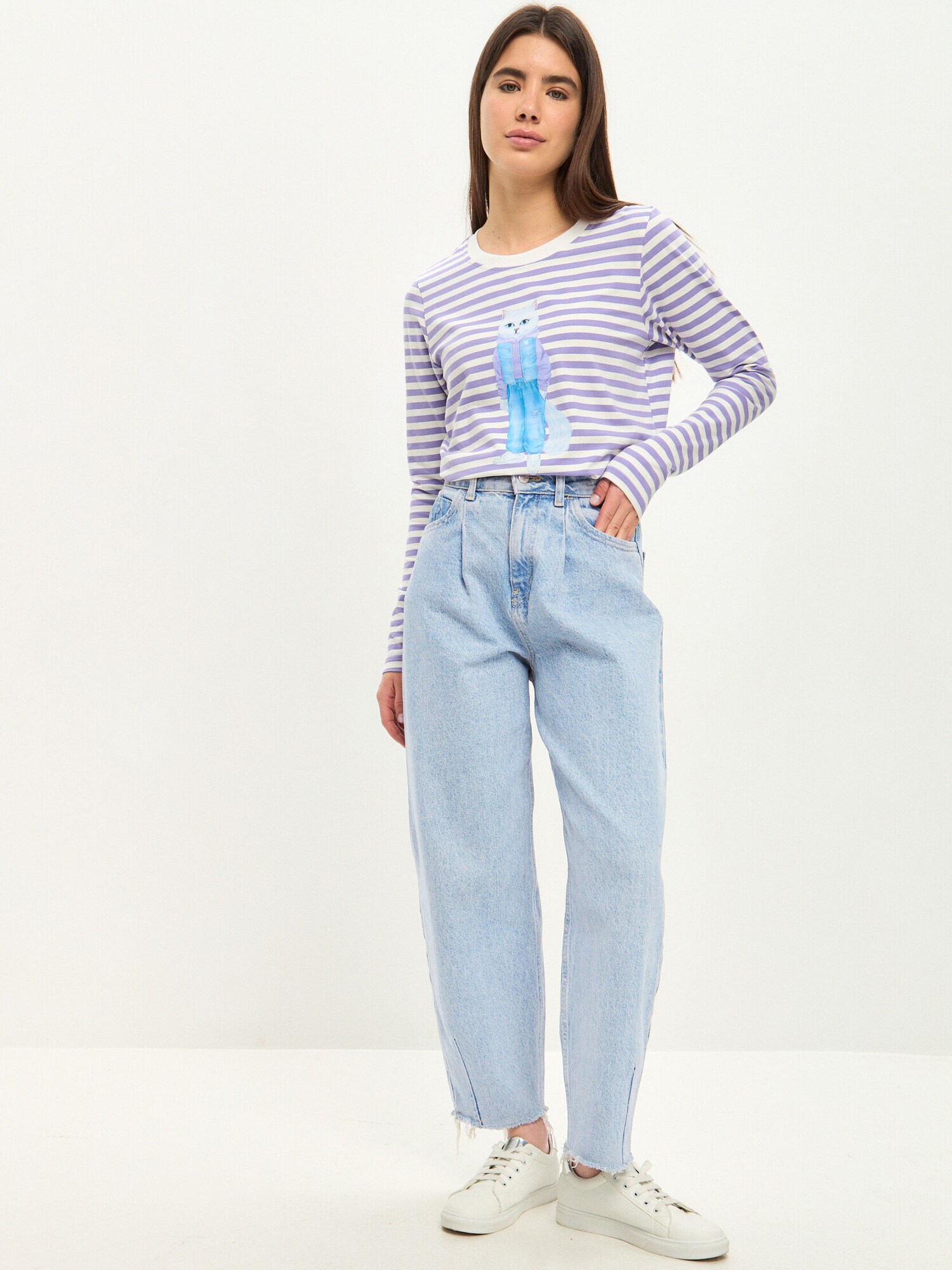 Thumbnail - CAT by Maniita Lacitta Sweatshirt mit Katzenprint COUNTRY CAT, atmungsaktiv, Model trägt Größe S