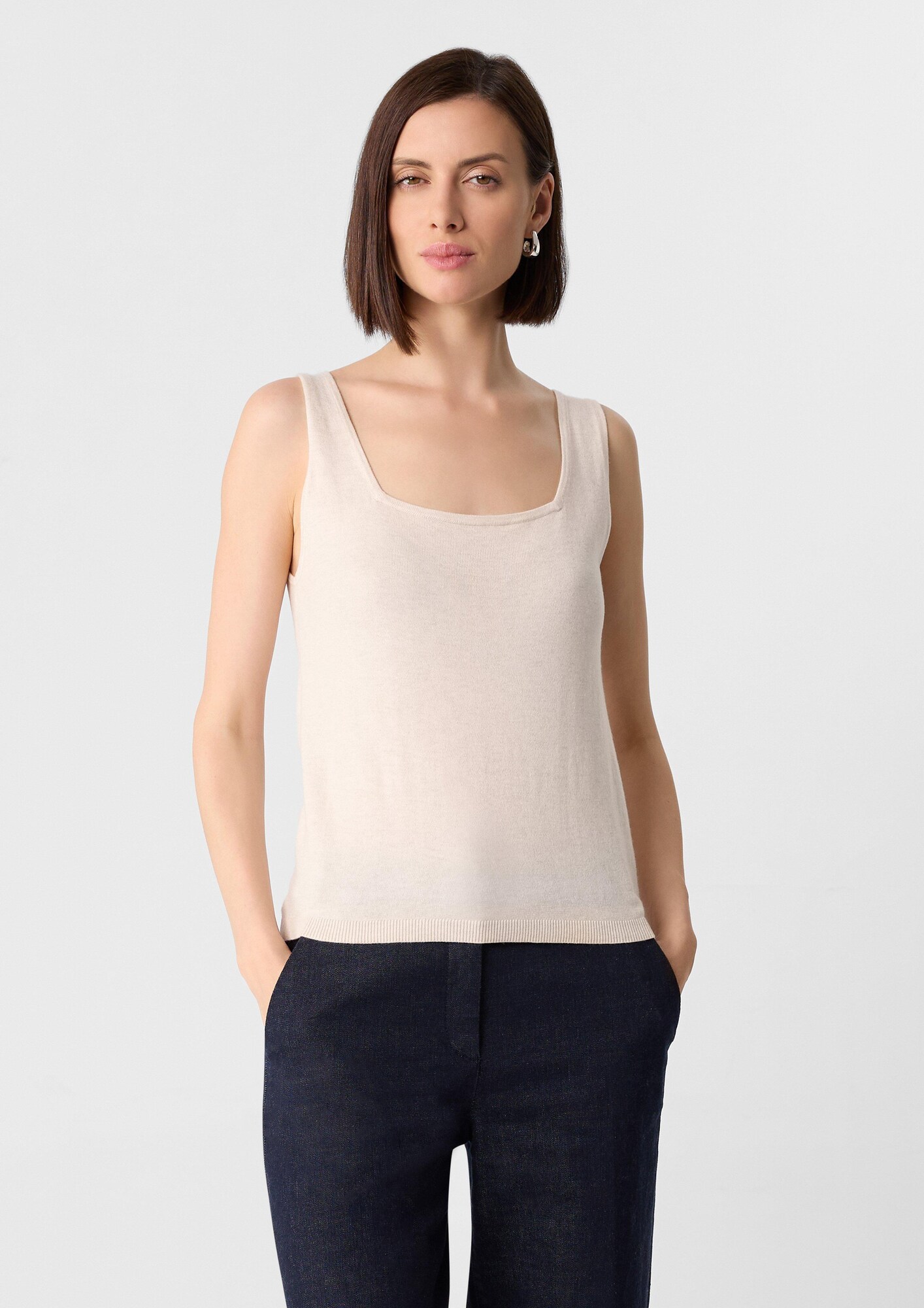 Thumbnail - COMMA Top