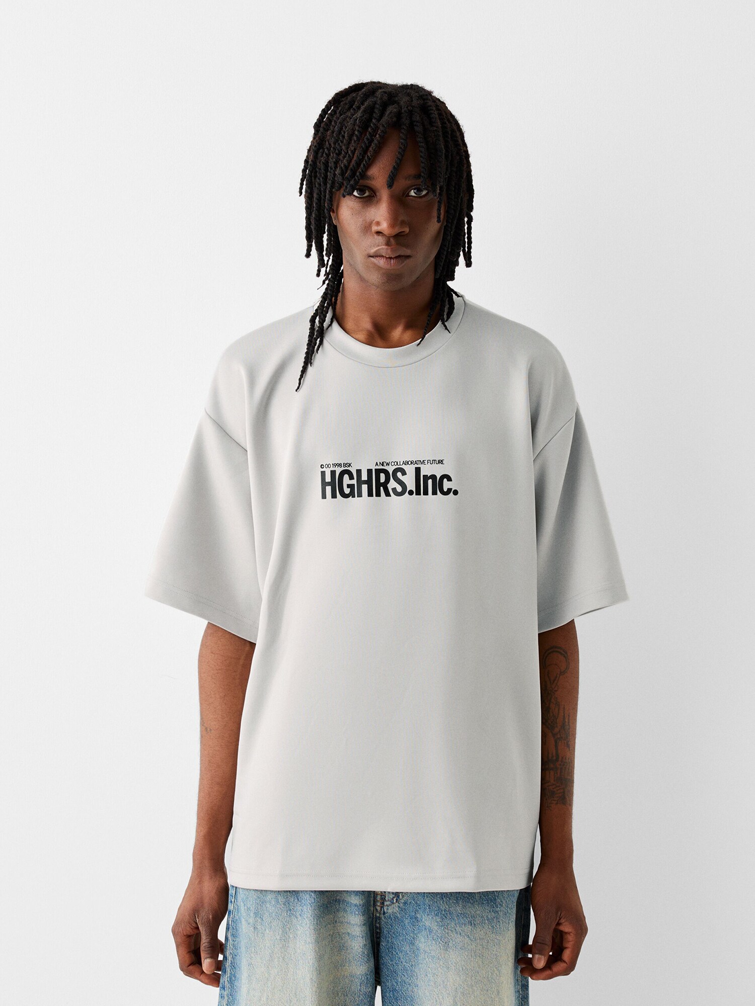 Bershka Póló  világosszürke / fekete termék 2. képe