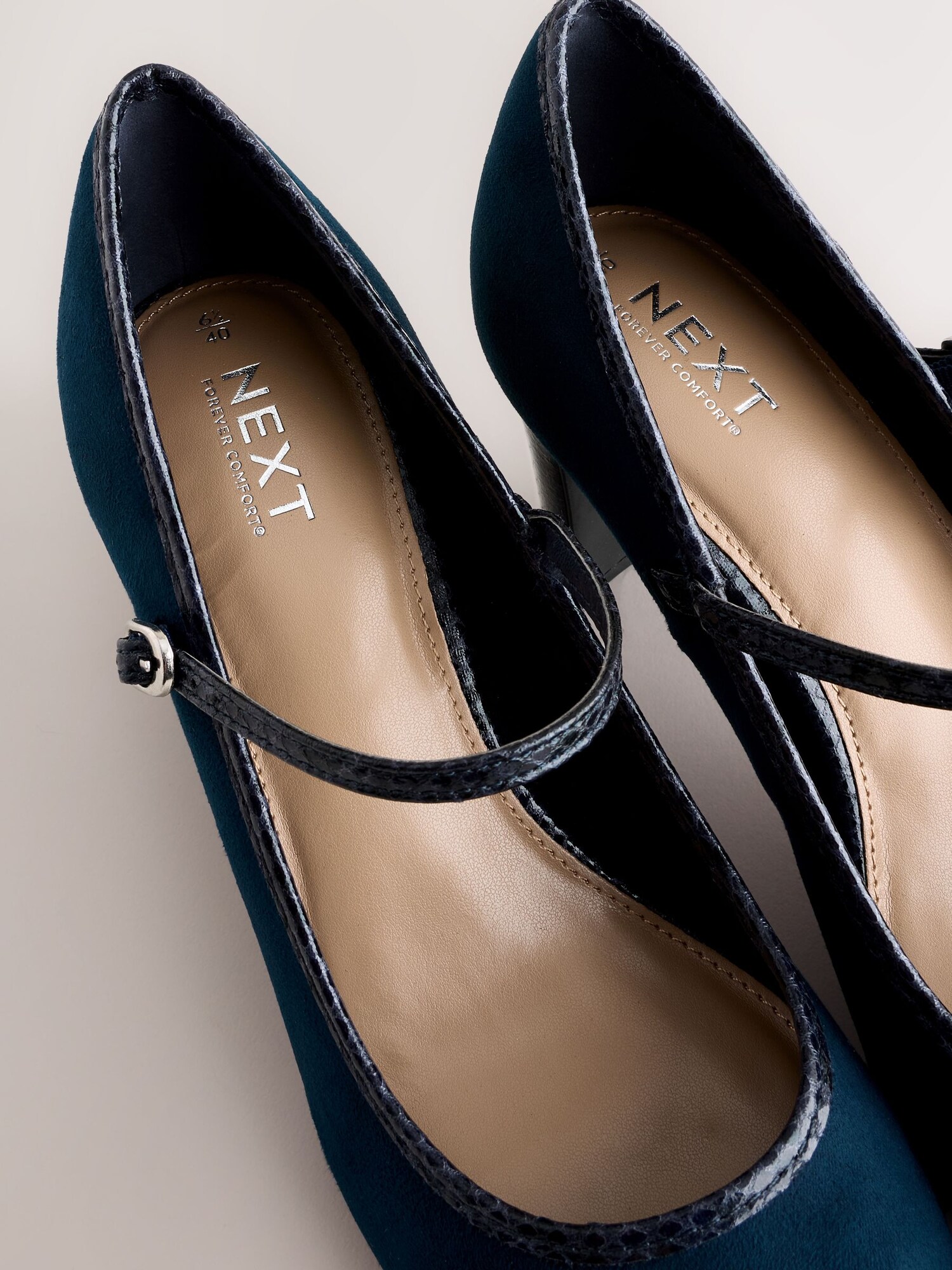 Thumbnail - Next Pumps