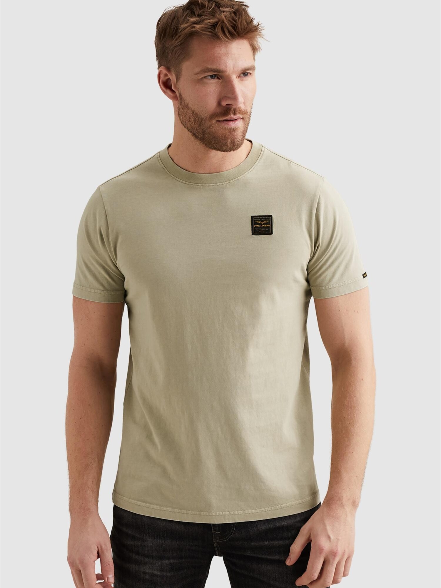 T-shirt 'T-shirt with badge and a garment-dye wash'