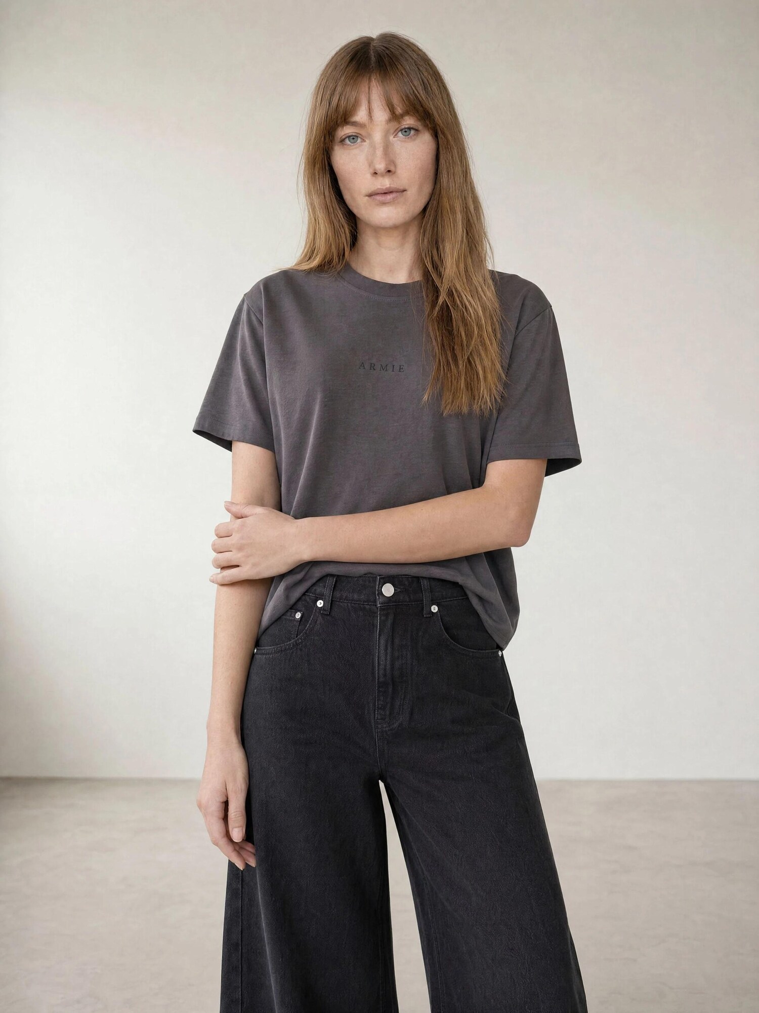 ARMIE Majica 'The Alexi Logo T-shirt - Dark Grey' tamo siva