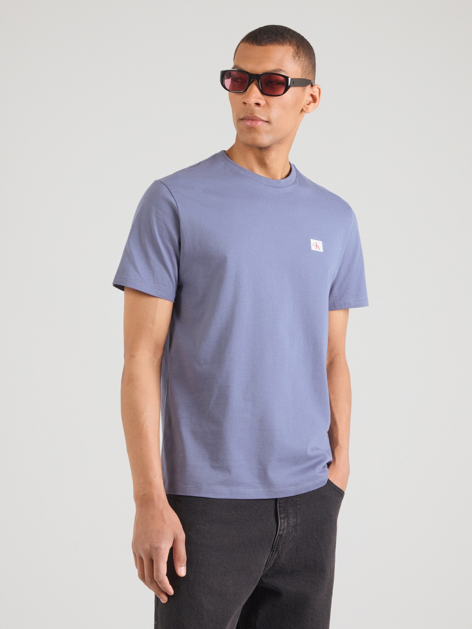 Calvin Klein Jeans Camiseta 'Logo Badge'  ópalo – imagen 4