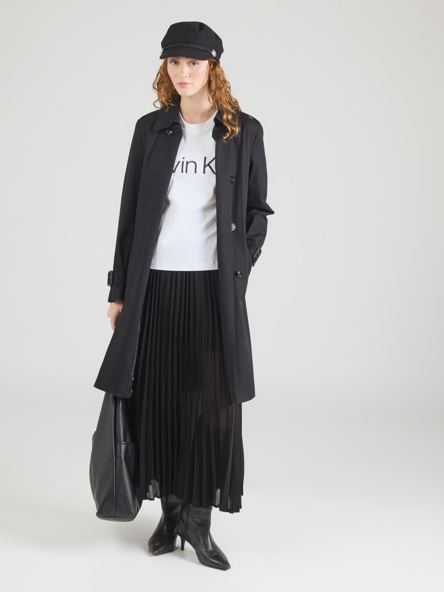 Calvin Klein Jeans Camiseta 'Boxy Cropped Logo'  negro / blanco – imagen 8