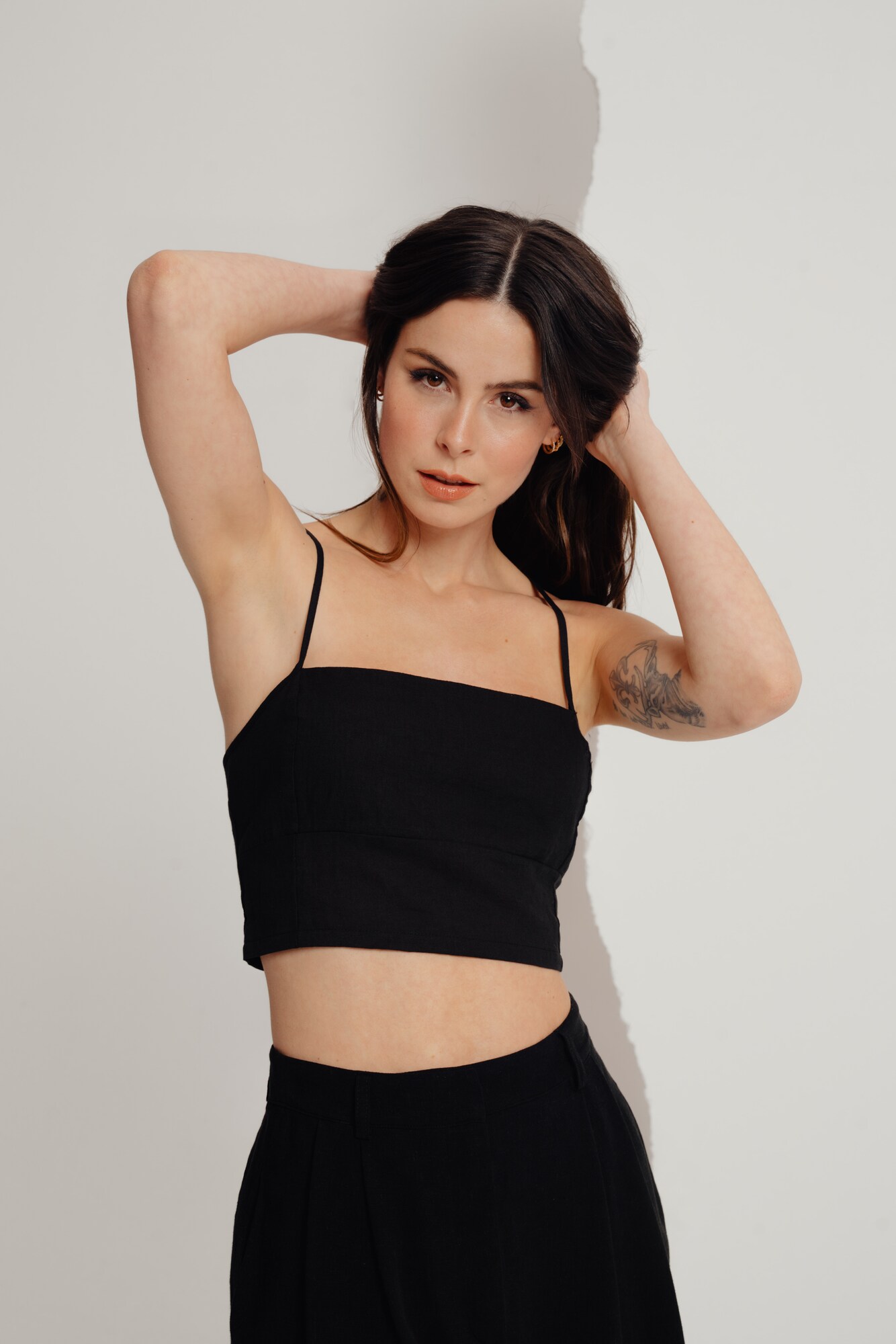 A LOT LESS Top 'Leandra' čierna (obrázok 6)