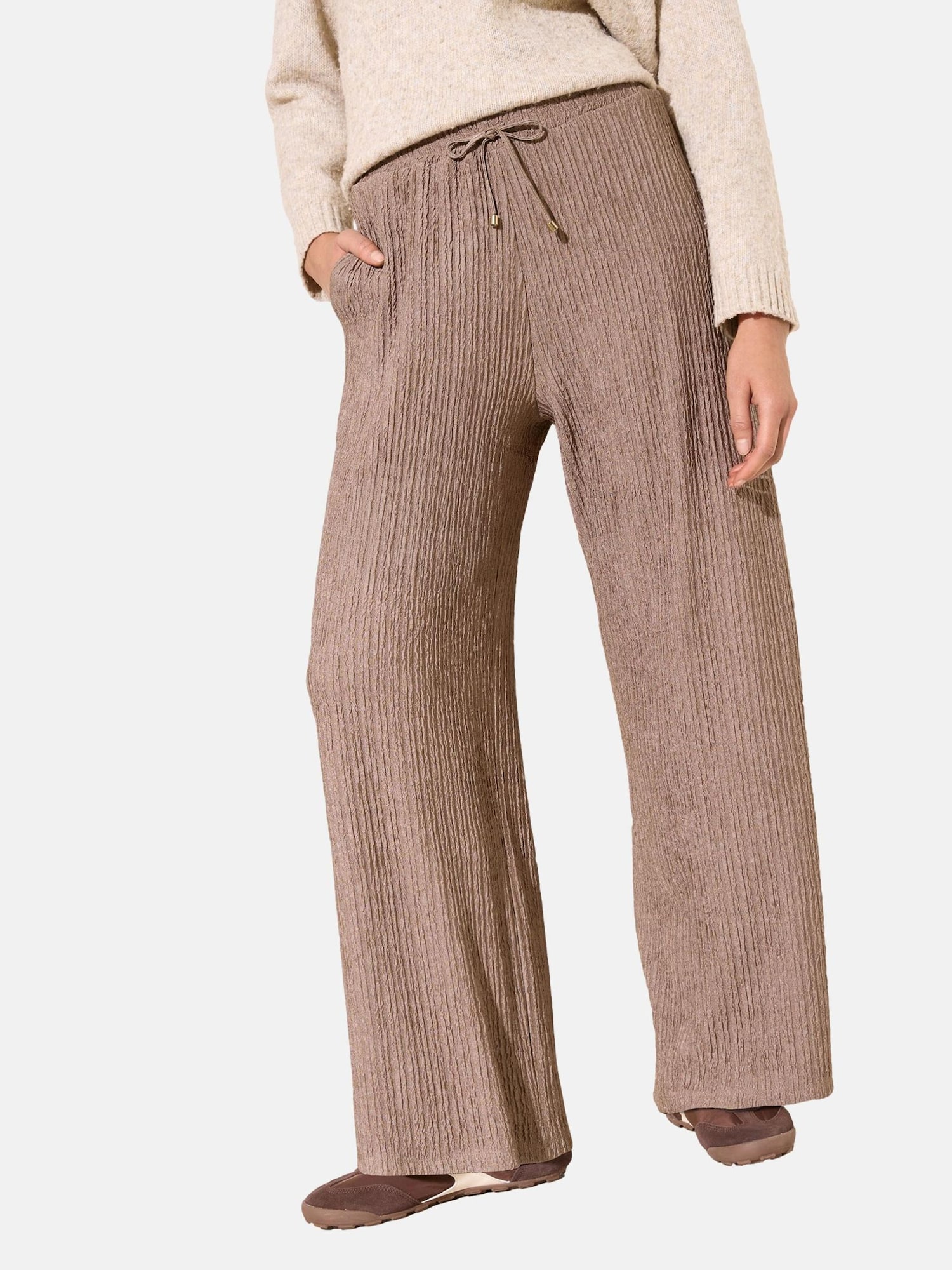 Colecția Friends Like These: moderni pentru femei pantaloni