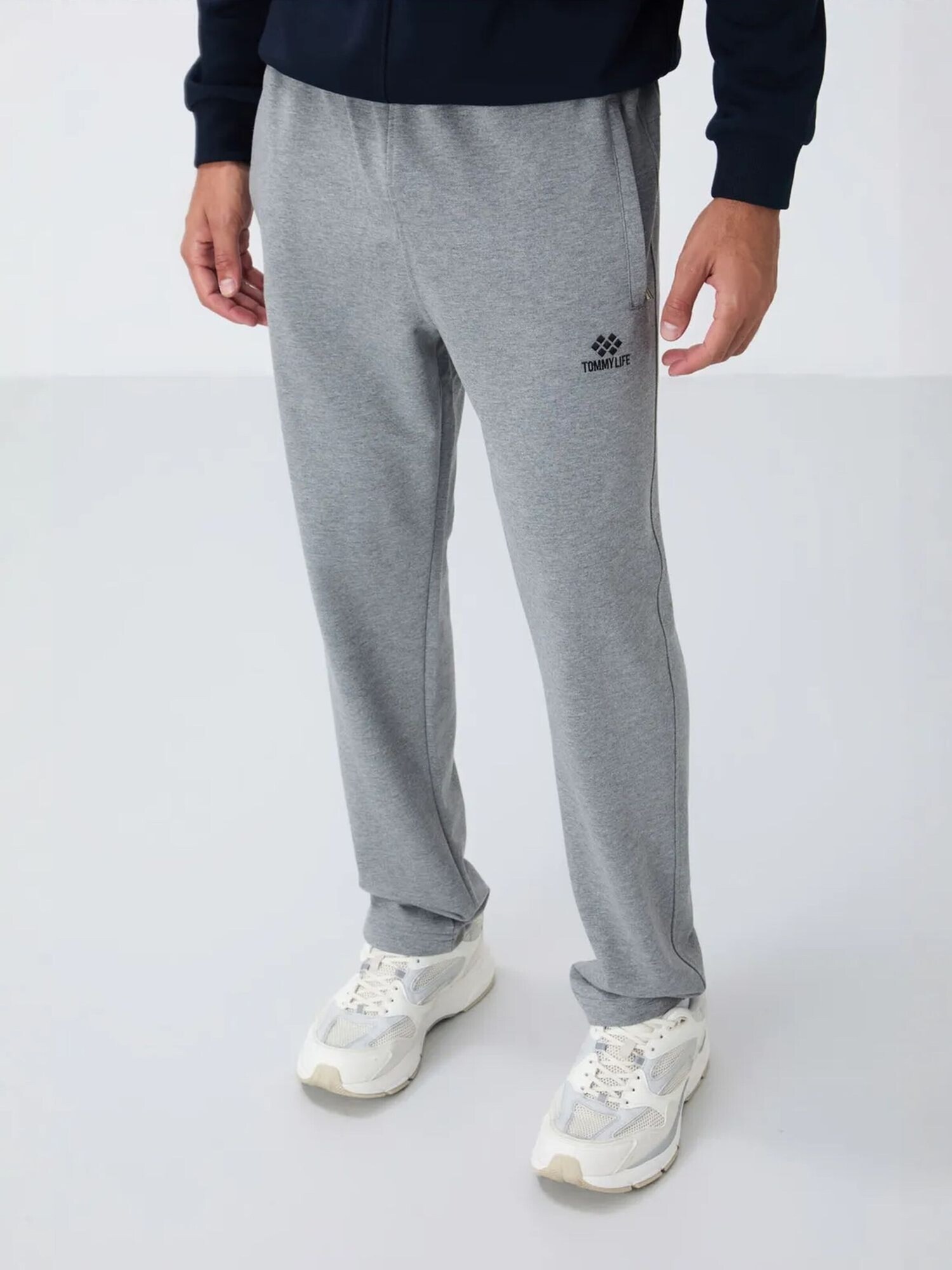 Tommy Life Sportske hlače 'Jogginghose' svijetlosiva