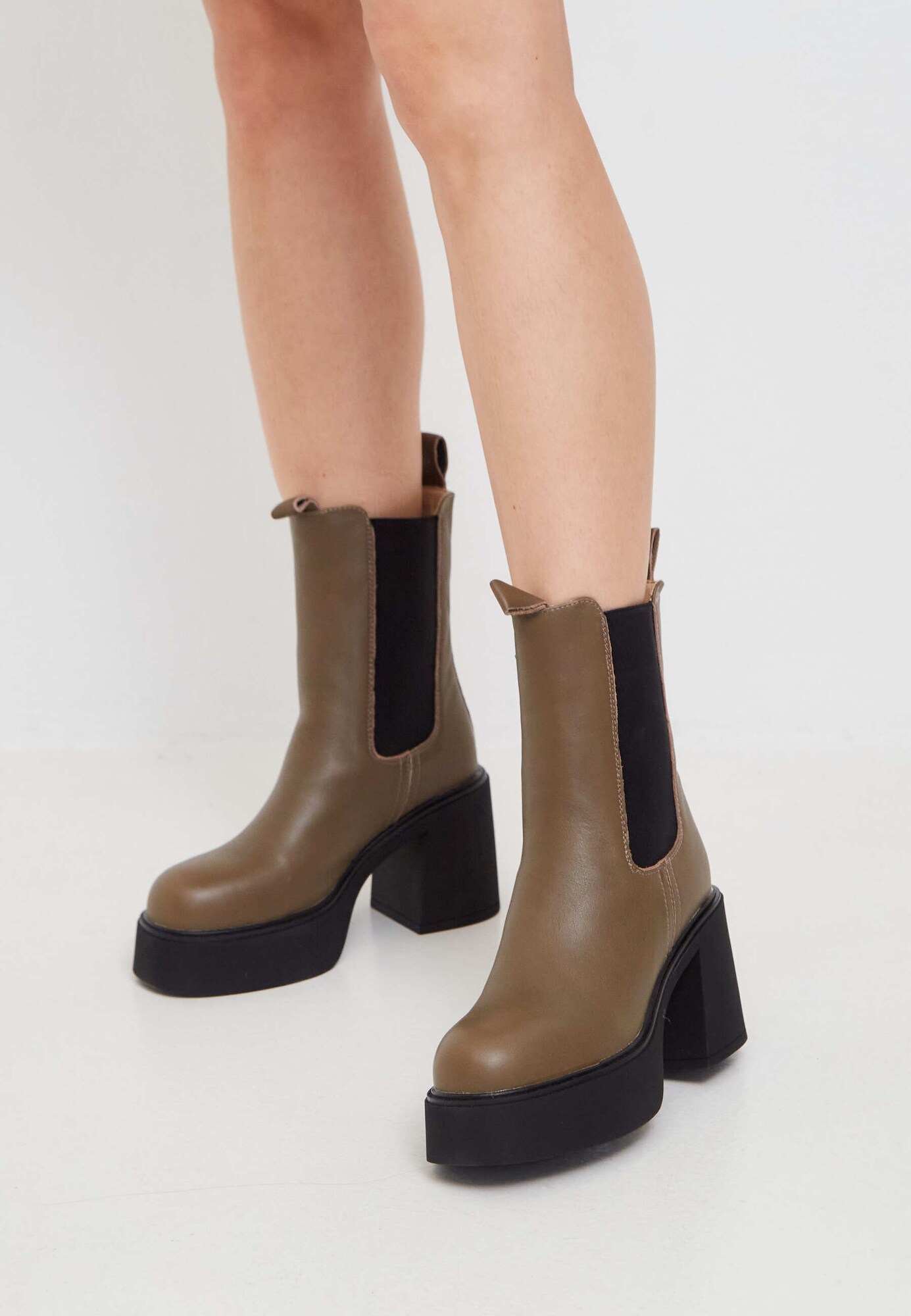 CESARE GASPARI Chelsea Boots 'Leather platform ankle boots'  marron