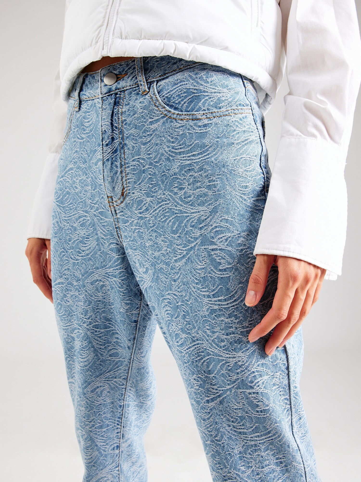 VILA Džínsy 'VICHRIS' modrá denim / biela (obrázok 5)