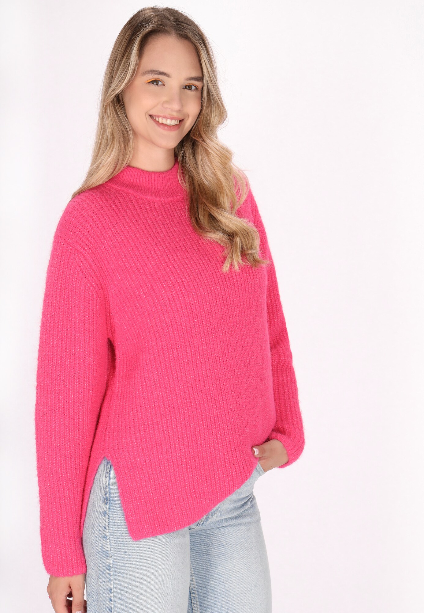 Thumbnail - MYMO Pullover