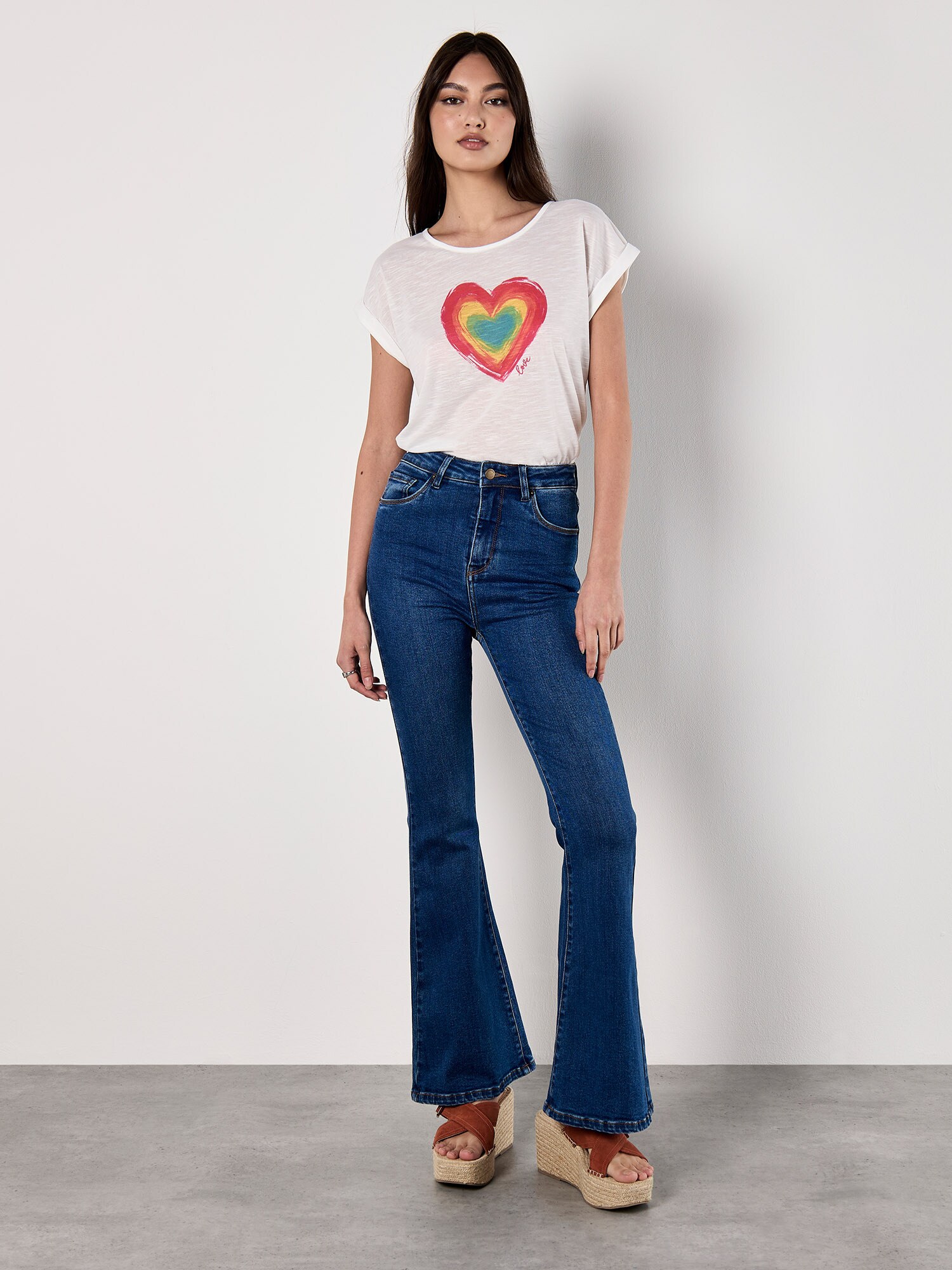 Thumbnail - Apricot Heart Print Graphic T-Shirt
