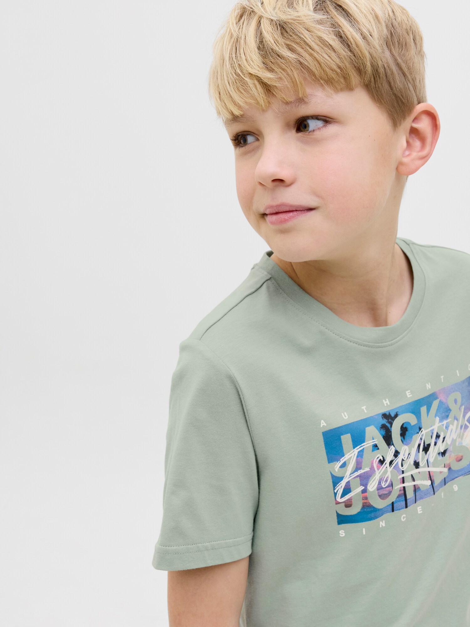 Thumbnail - T-Shirt