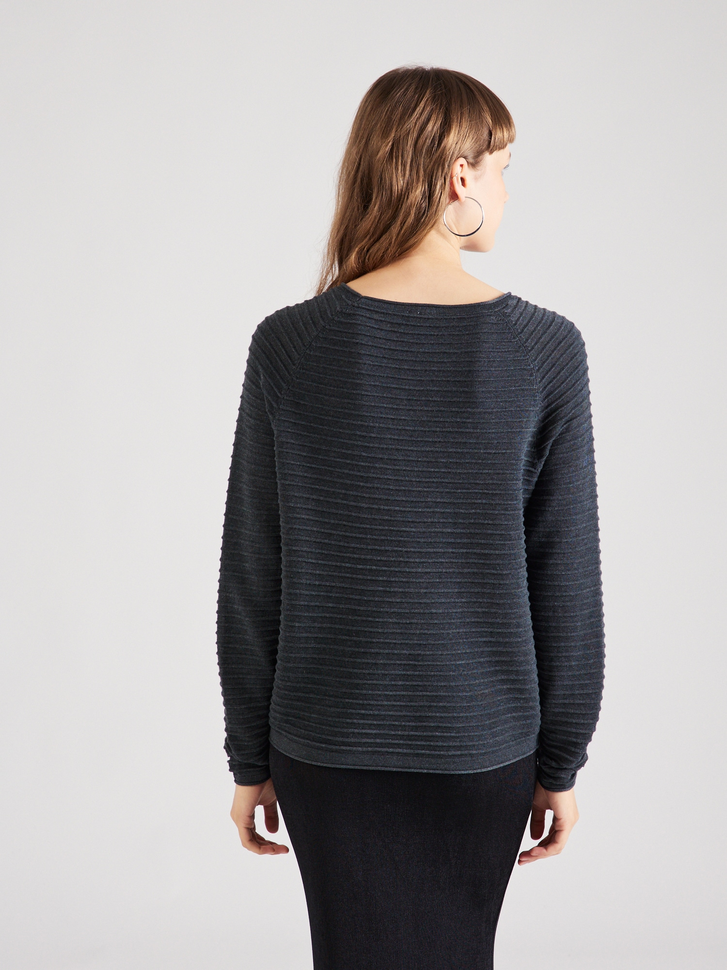 Thumbnail - Pullover