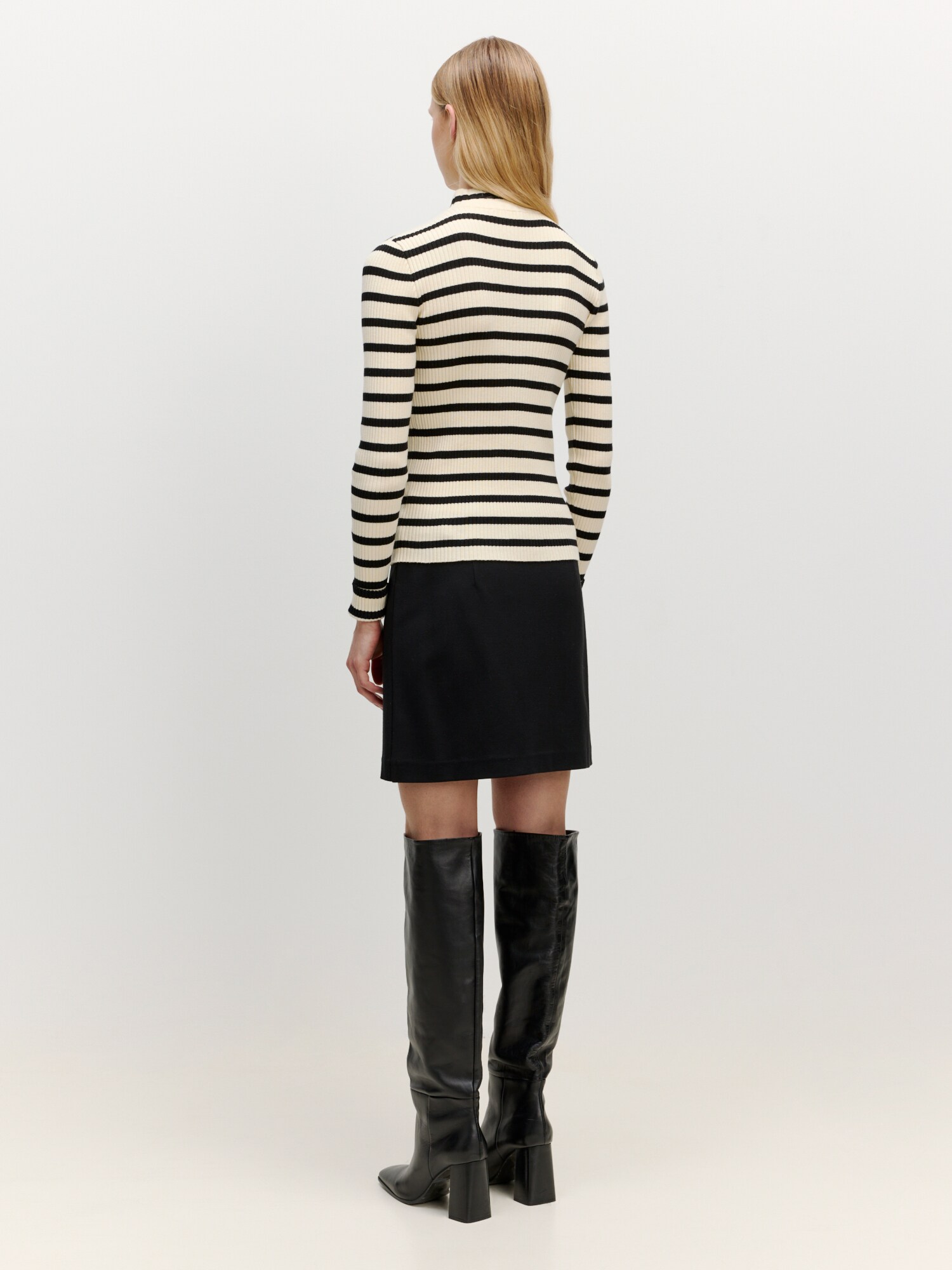 Thumbnail - EDITED Pullover Alison