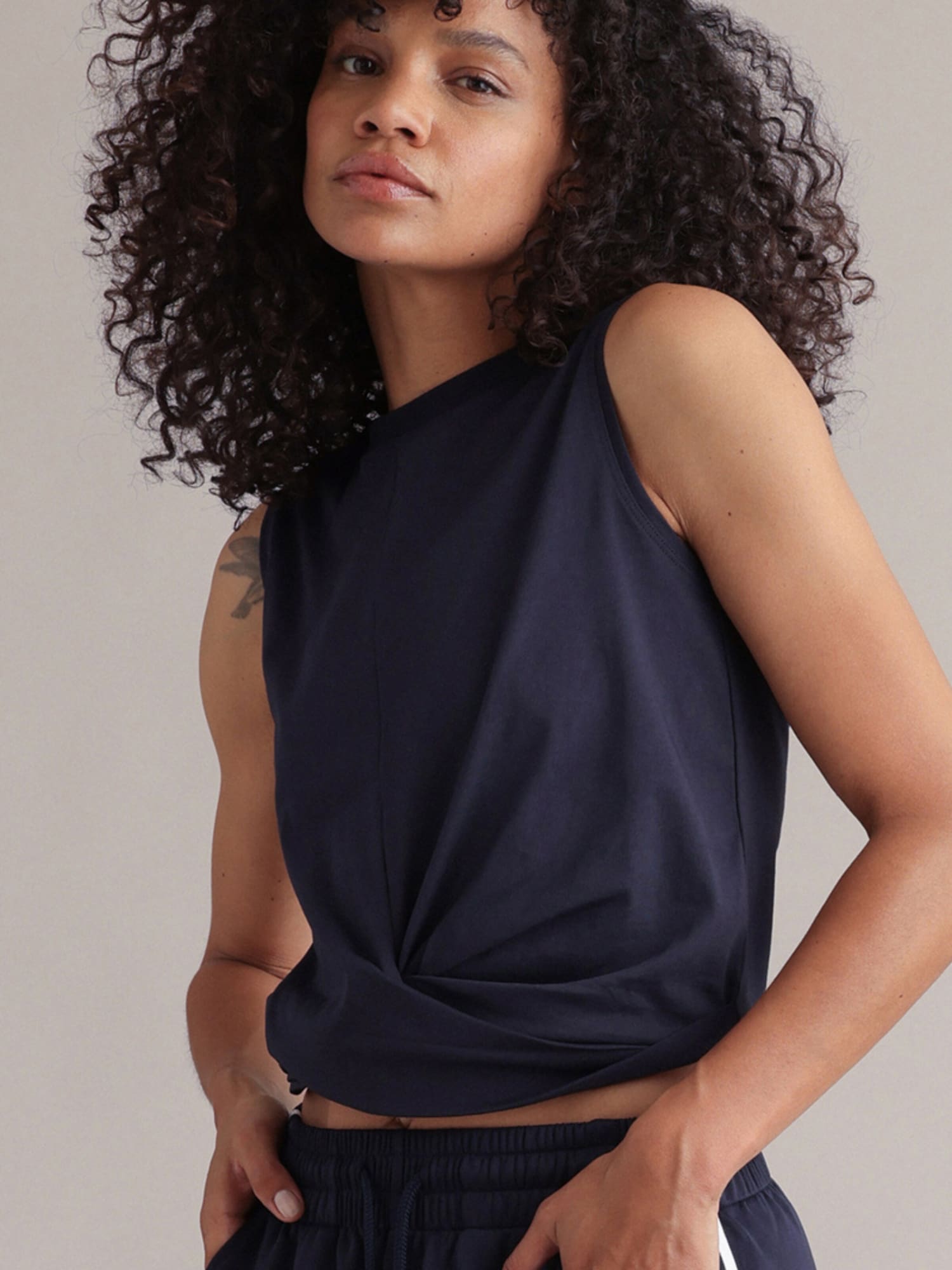 Hey Honey Top 'Cropped' azul oscuro