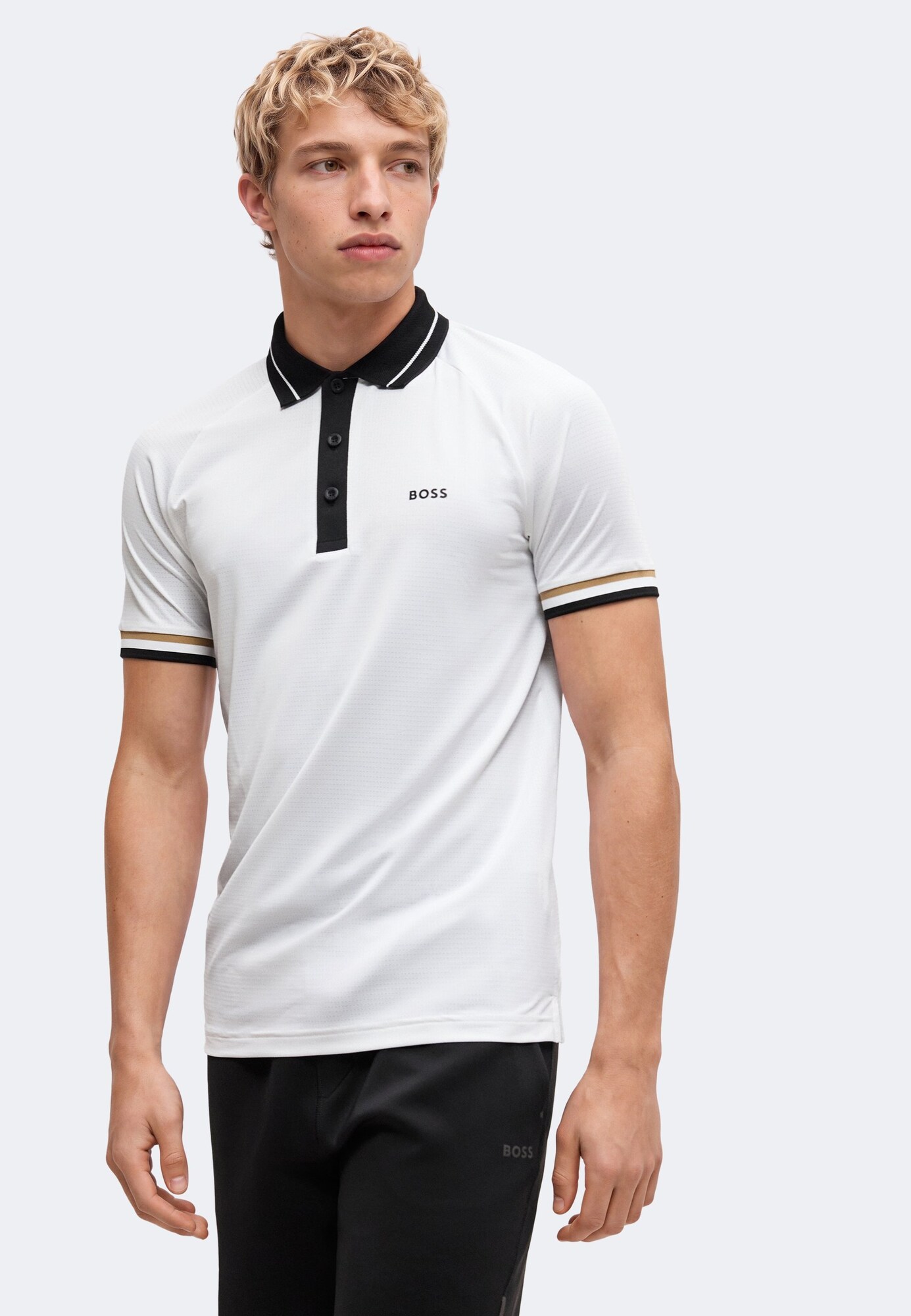 BOSS Camiseta funcional 'Court'  caramelo / negro / blanco – imagen 3