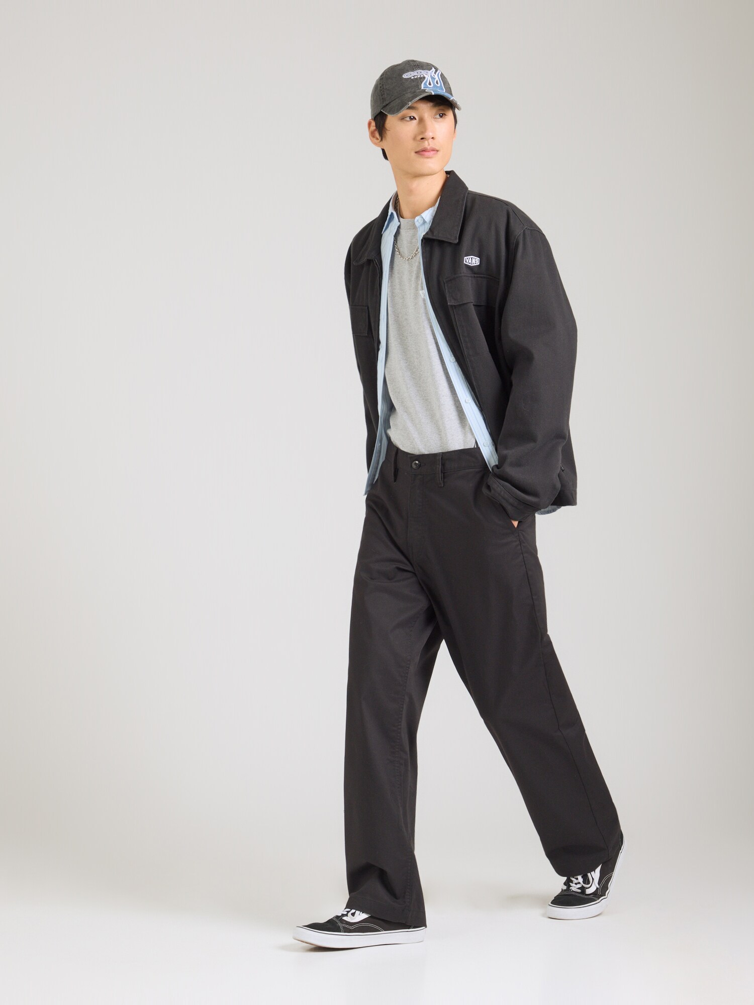VANS Pantalón chino 'Authentic'  negro – imagen 4