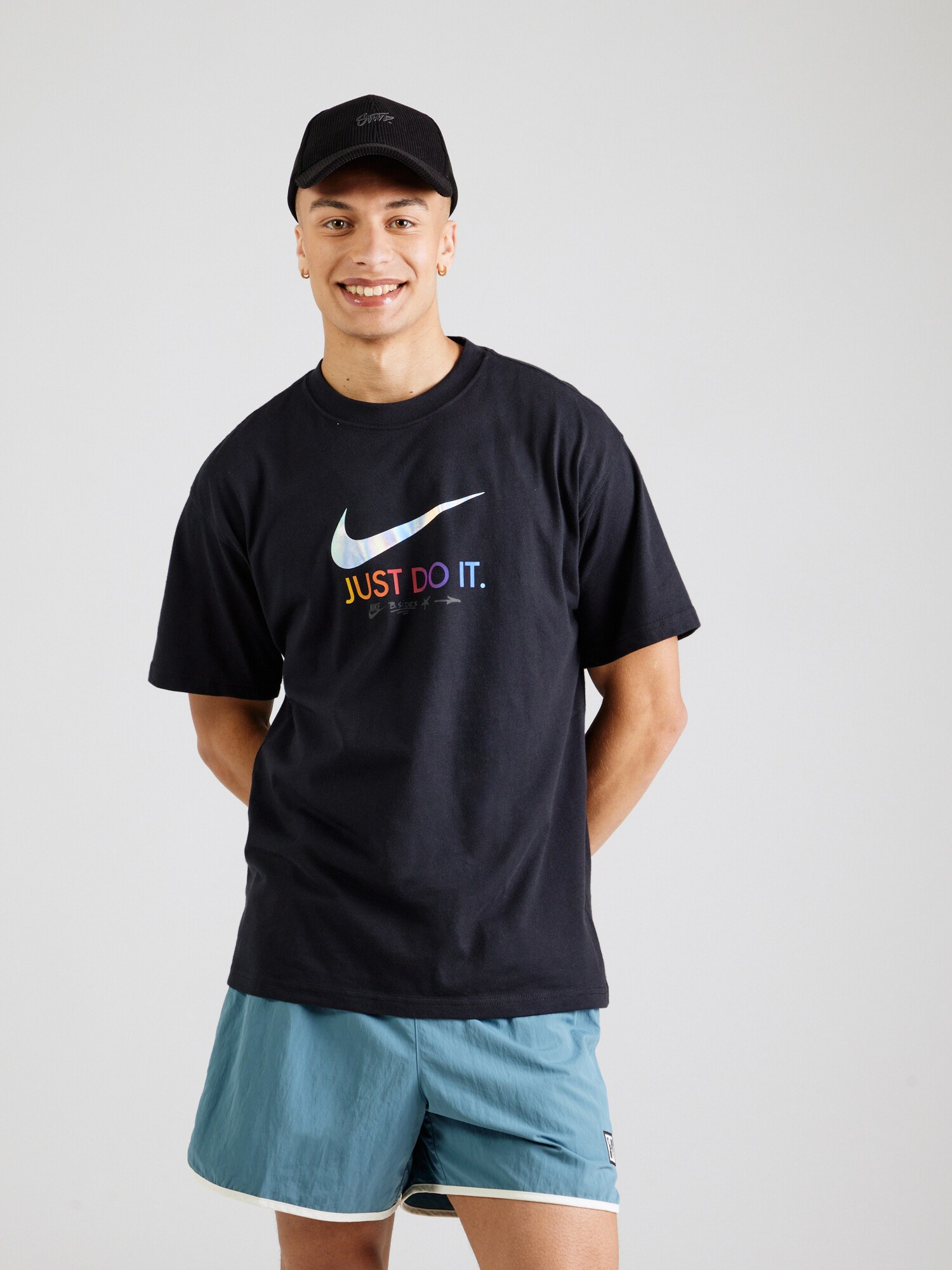 Nike Sportswear Póló 'M90 OC MIXTAPE'  kék / sárga / fekete / fehér termék 2. képe