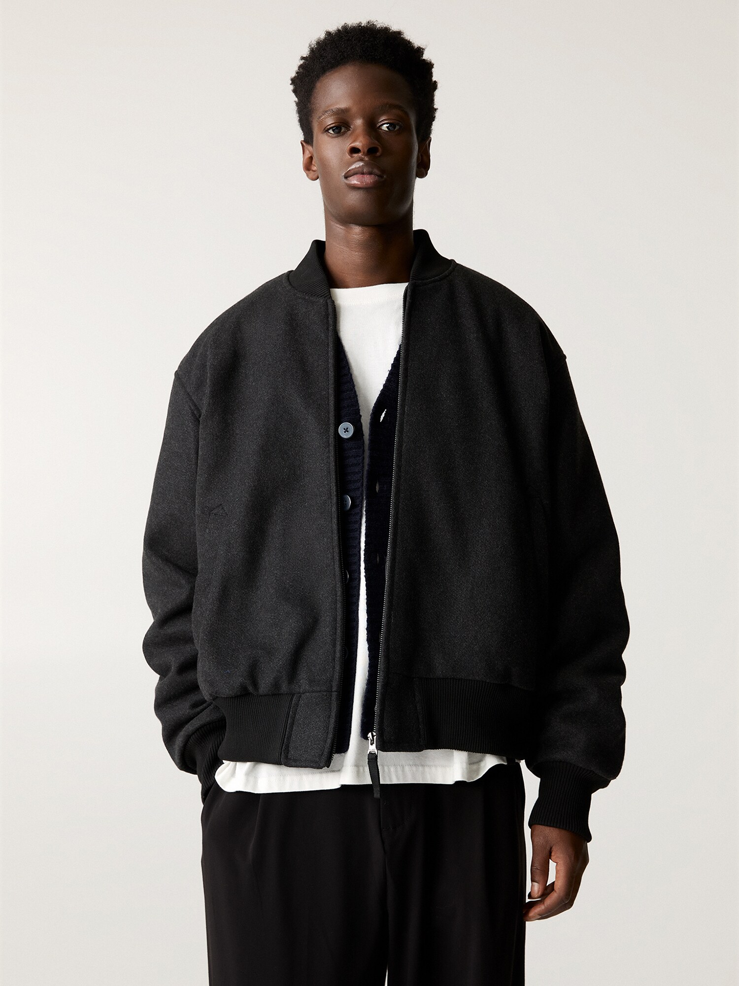 Pull&Bear Átmeneti dzseki  fekete / fekete melír termék 2. képe