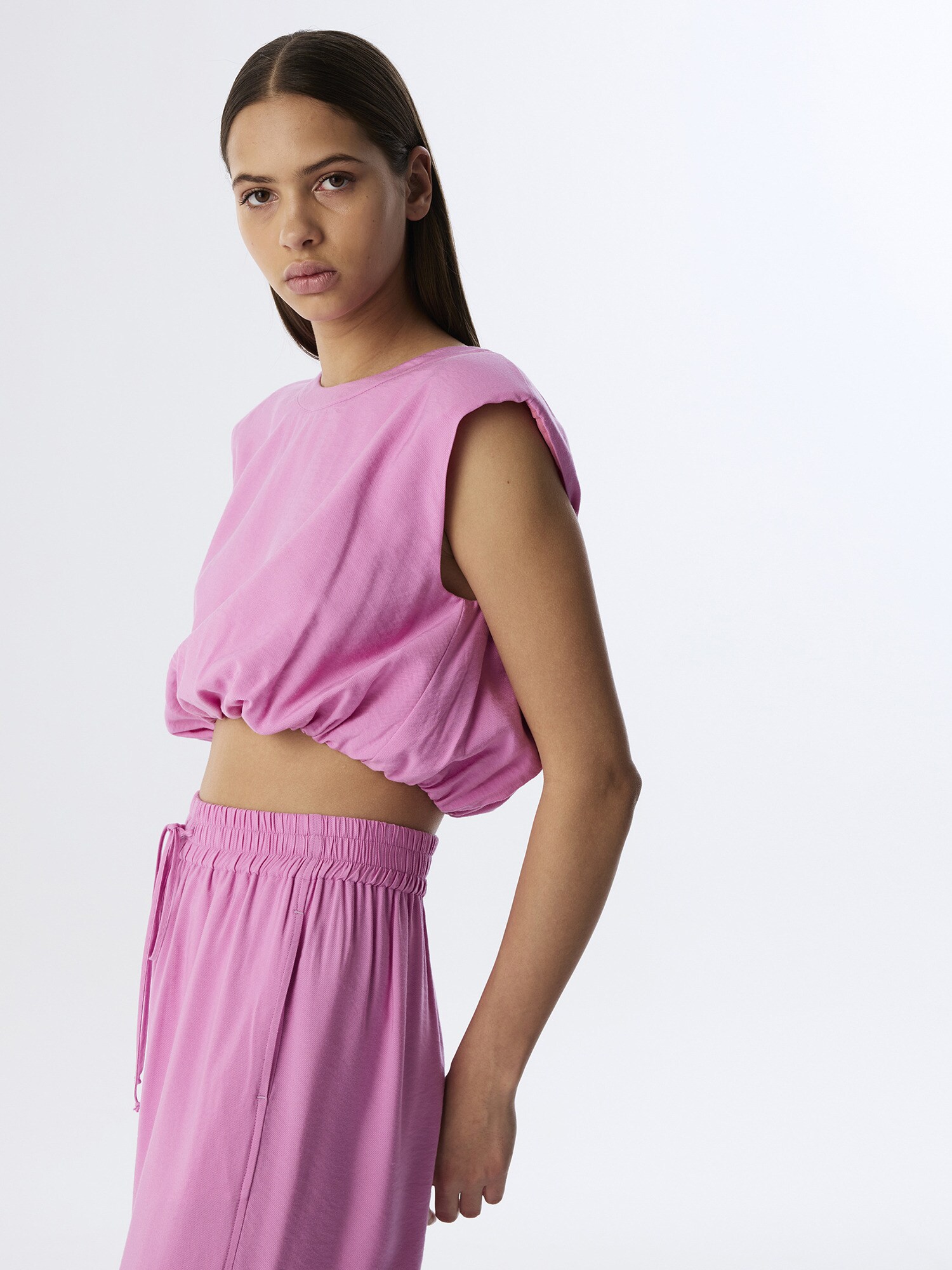 Thumbnail - Twist Top