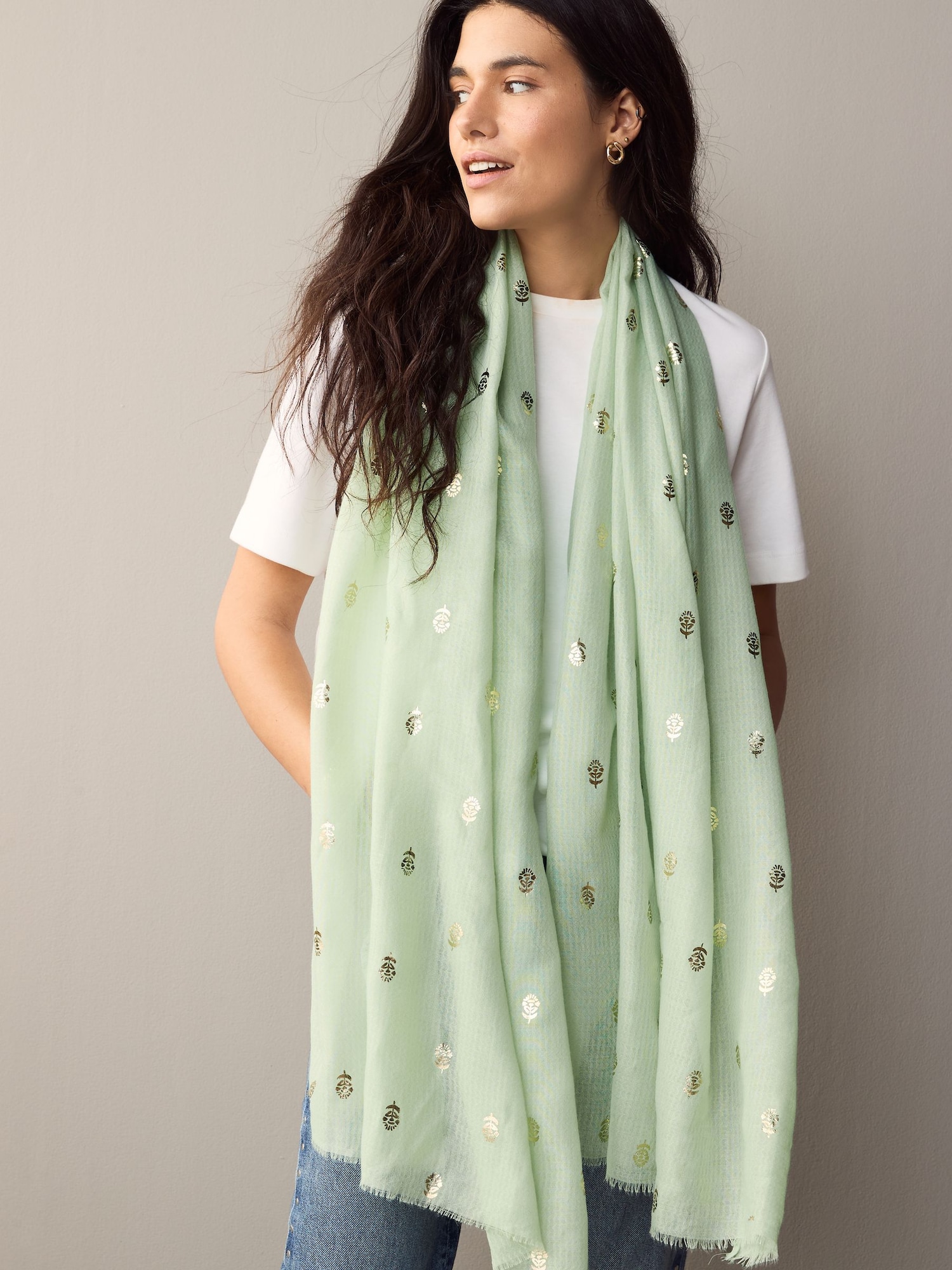 Thumbnail - Next Schal