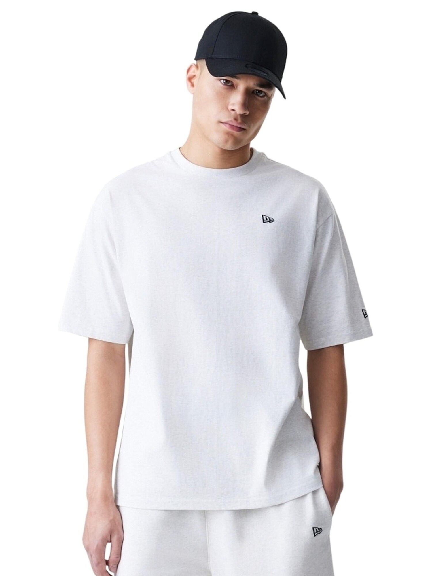 NEW ERA Camiseta 'Camiseta new era gris ne essential os tee' greige – imagen 1