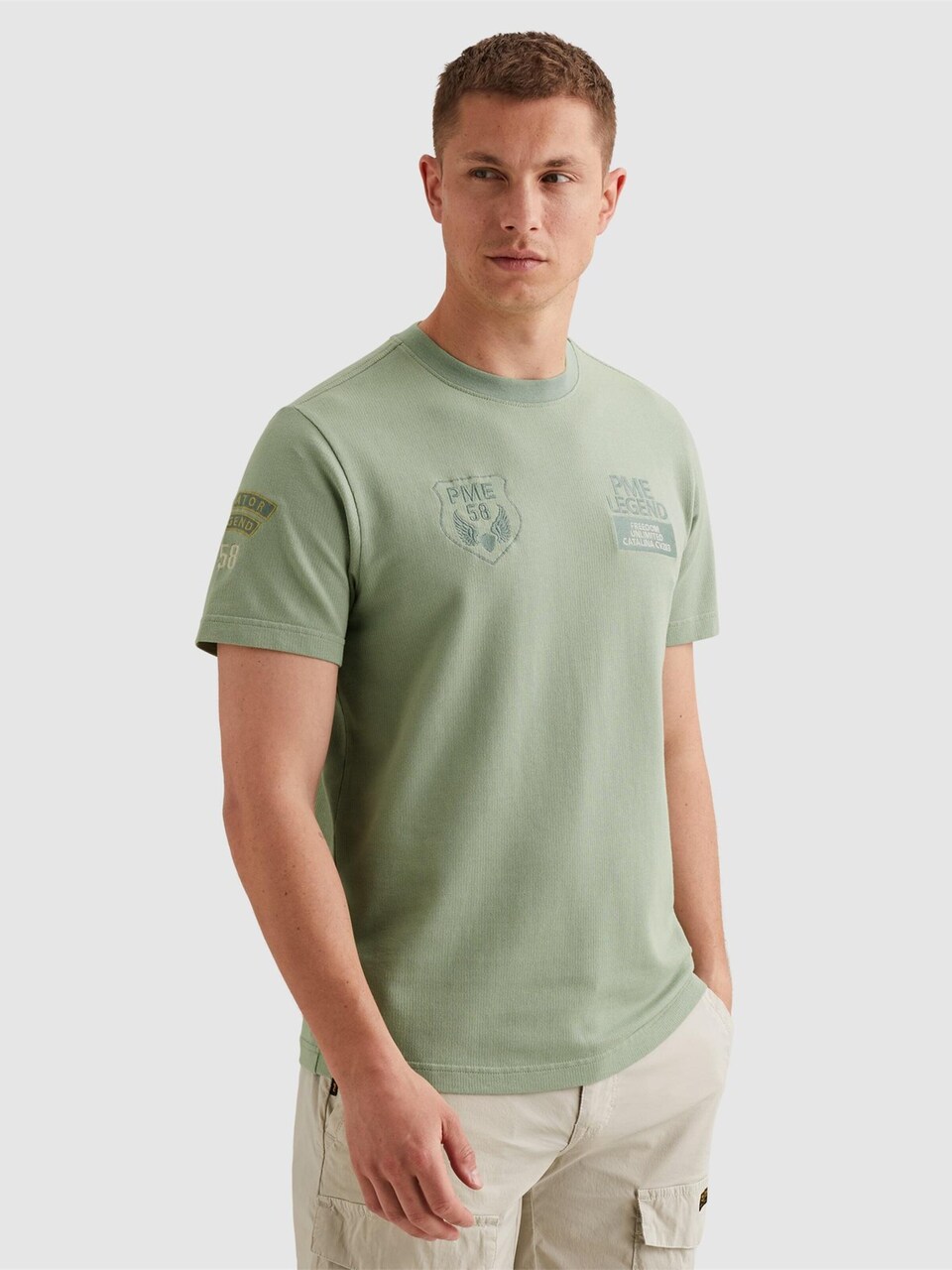 T-shirt 'T-shirt in jersey with multiple badges'