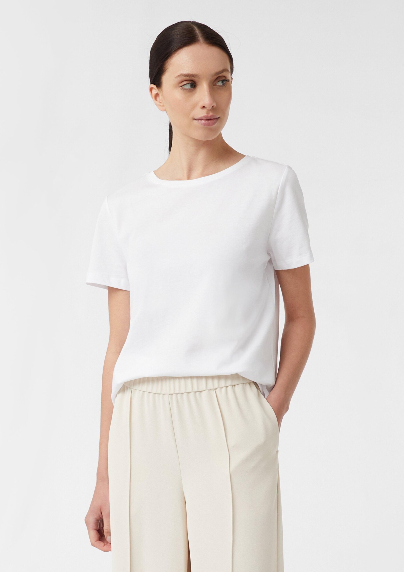 Thumbnail - comma casual identity T-Shirt