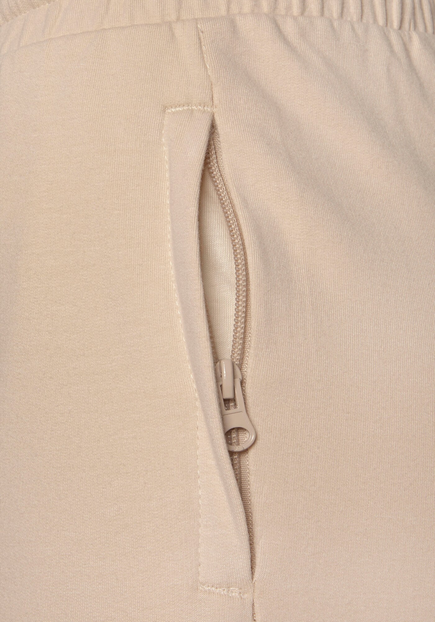 Thumbnail - Hose