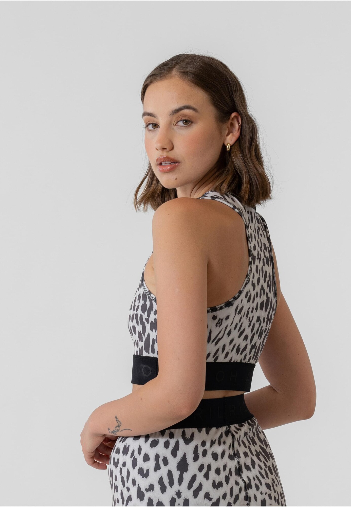 Thumbnail - OH APRIL Top Taylor